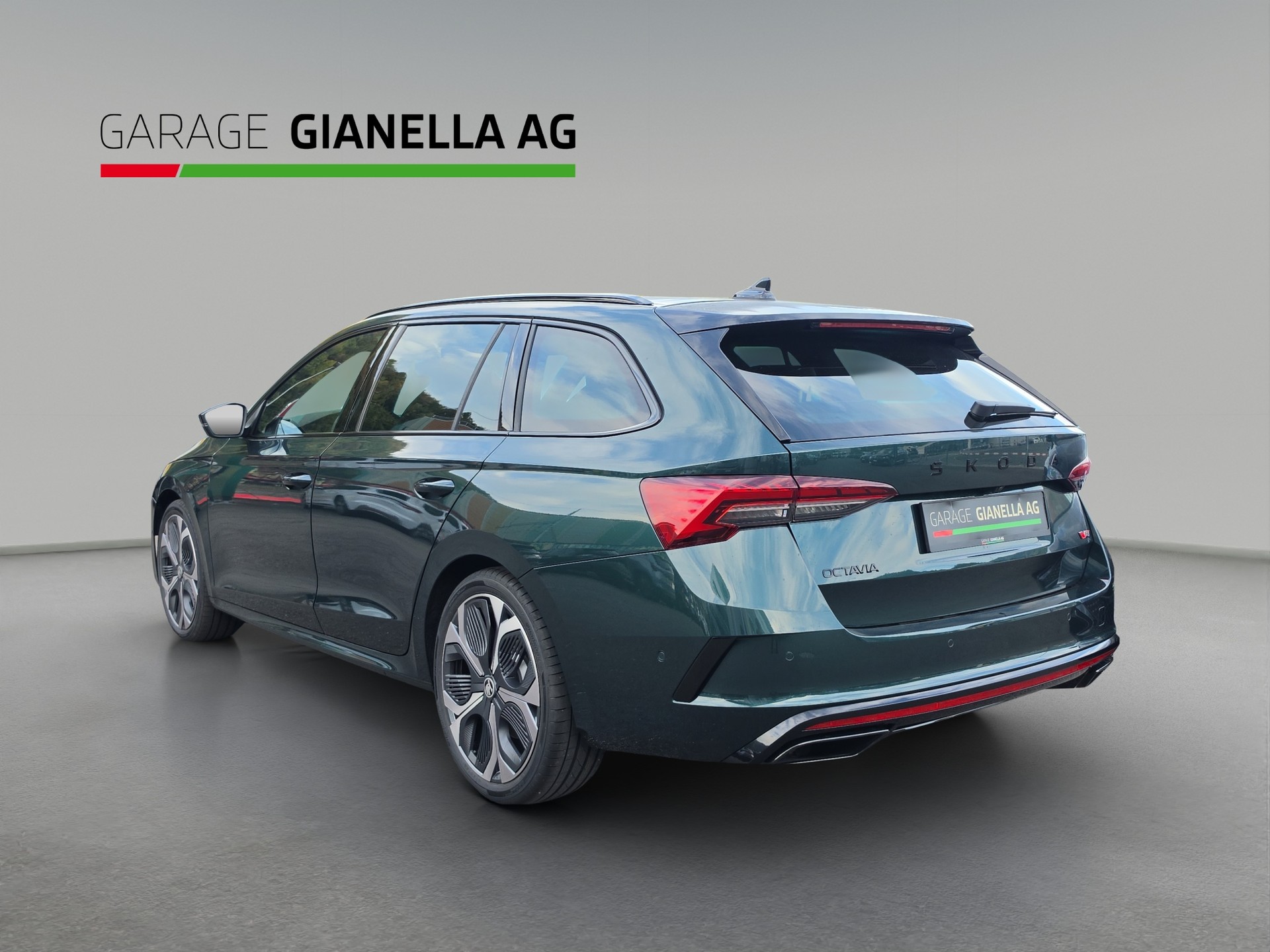 SKODA Octavia Combi 2.0 TSI DSG RS 30 Years Edition-showroom-element-2