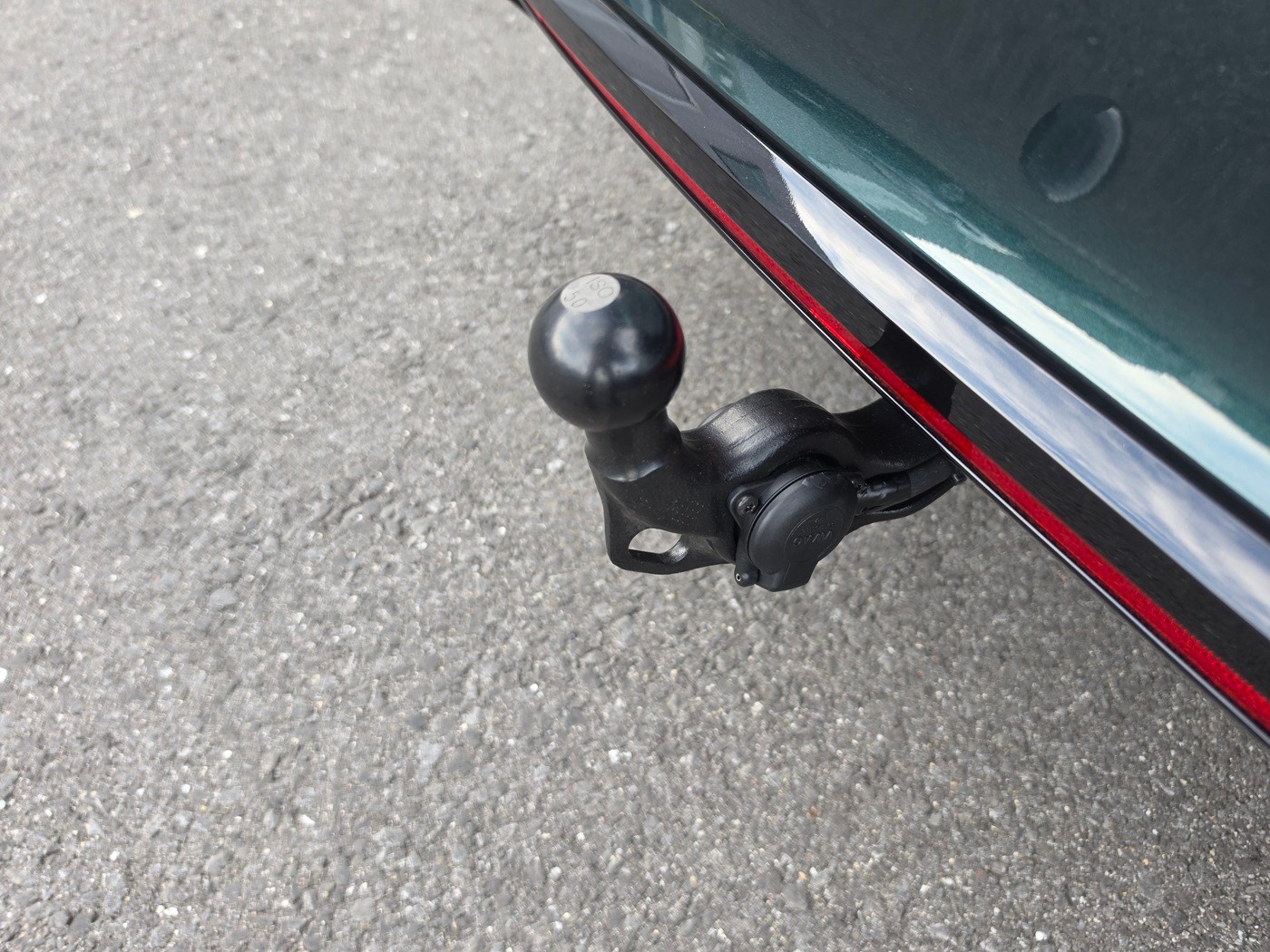 SKODA Octavia Combi 2.0 TSI DSG RS 30 Years Edition-image-4