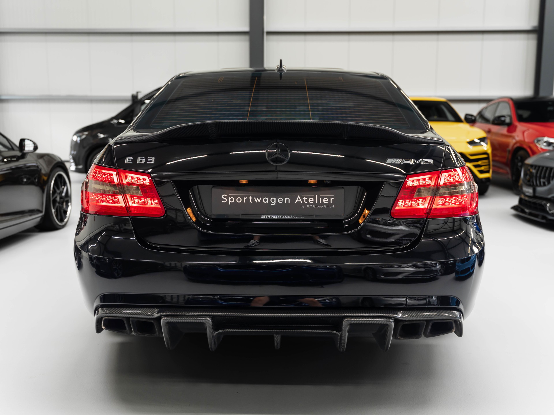 MERCEDES-BENZ E 63 AMG Speedshift MCT-showroom-element-2