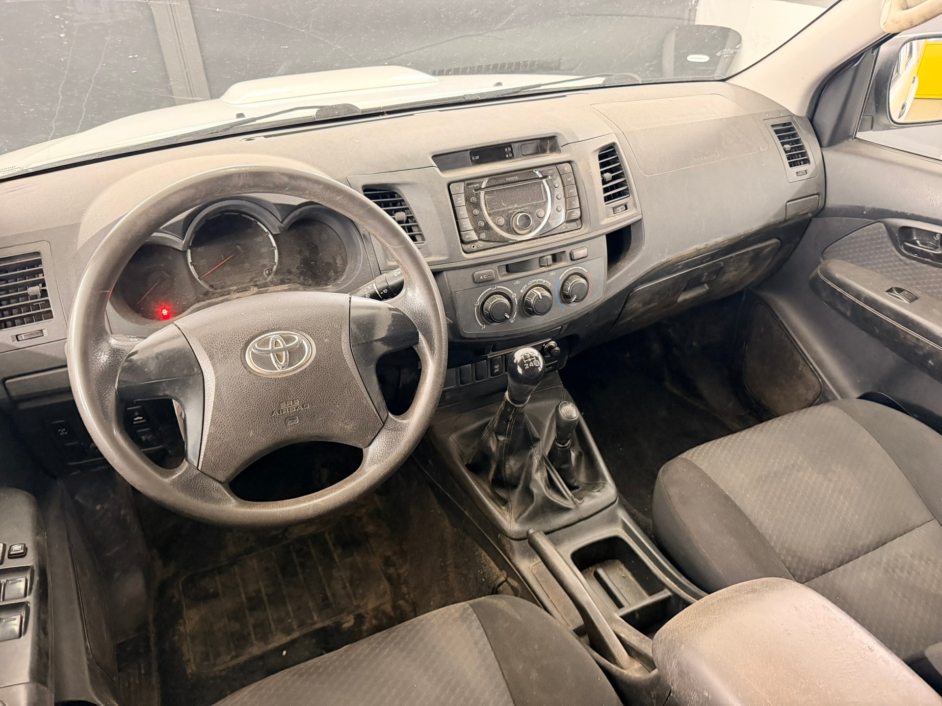 TOYOTA Hilux 2.5D 4WD Double Cab Luna-image-7