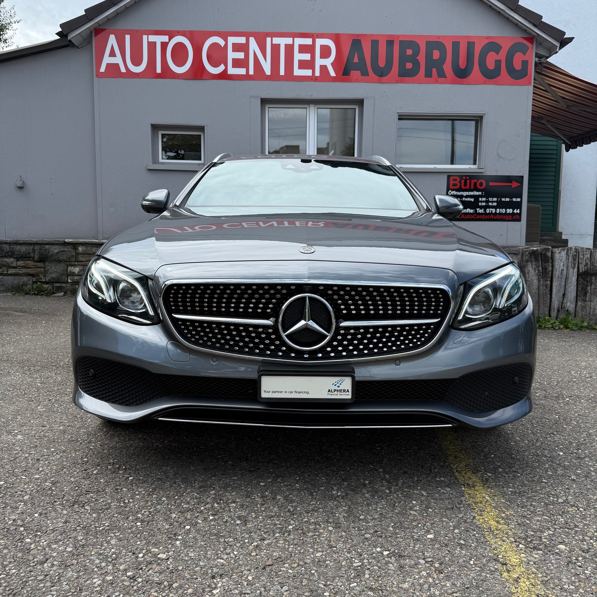 MERCEDES-BENZ E 200 Avantgarde 4 Matic 9G-Tronic *LEDER-SITZE - MFK 10.2025*-showroom-element-3