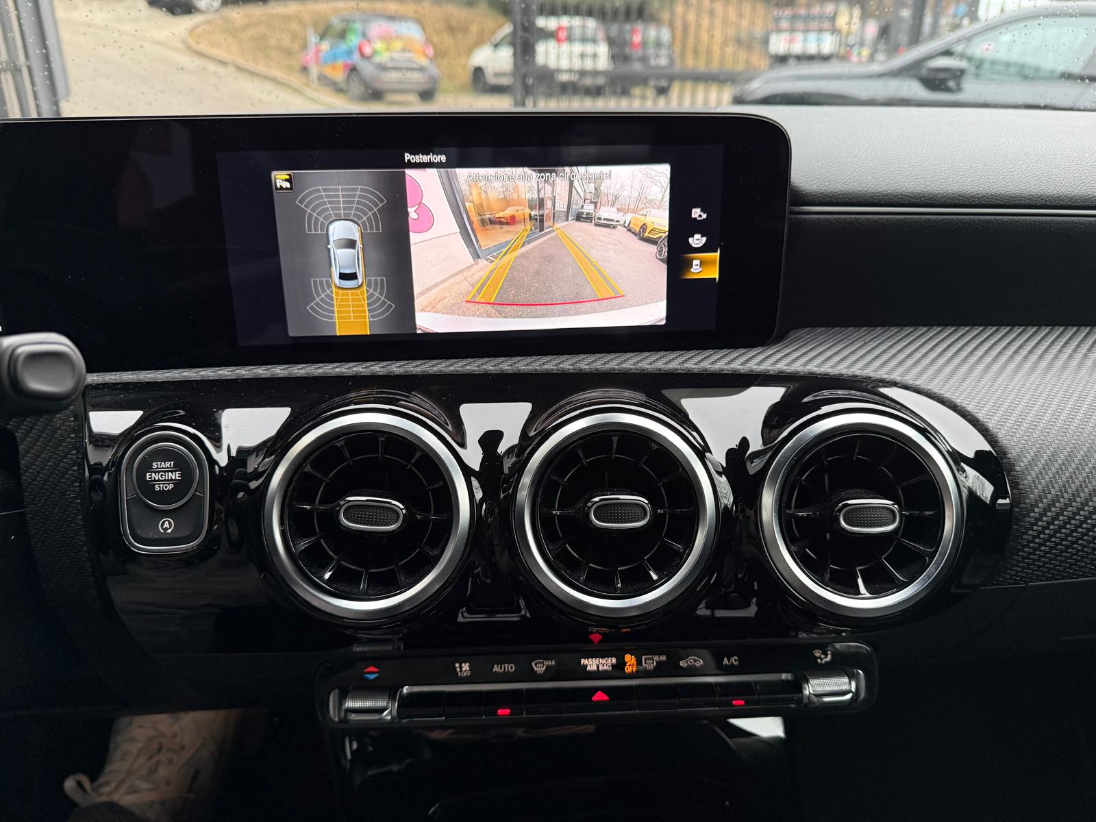 MERCEDES-BENZ A 200 Progressive 7G-DCT-image-13