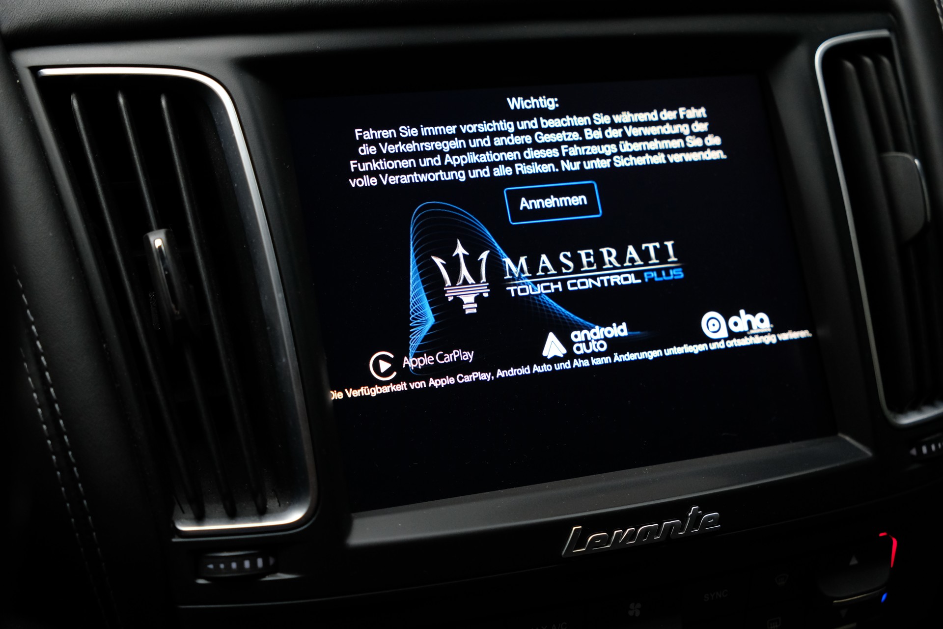 MASERATI Levante S 3.0 V6 Automatica-image-24