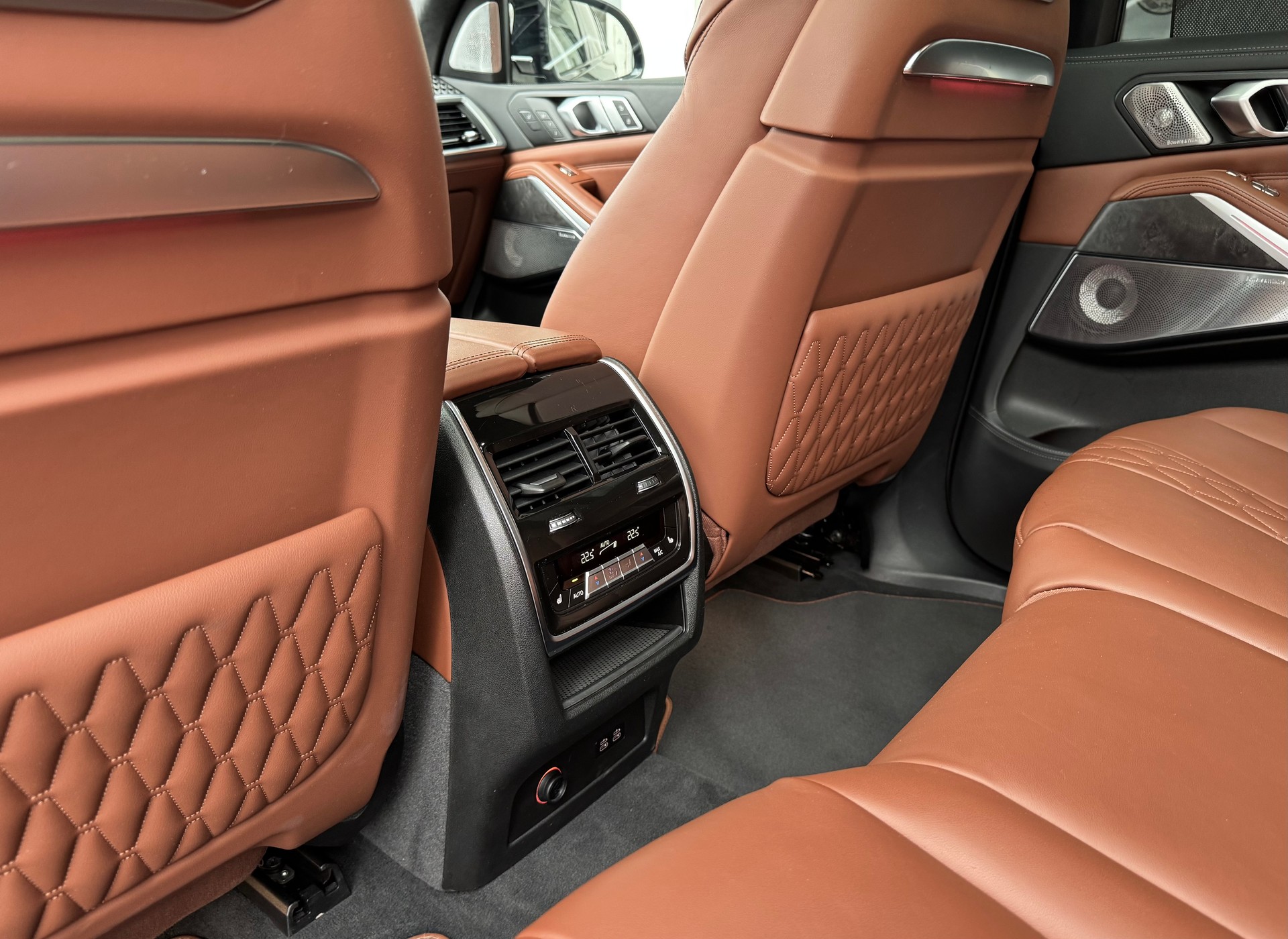 BMW X7 xDrive 48V M60i Steptronic M Sport Pro Individual-image-10