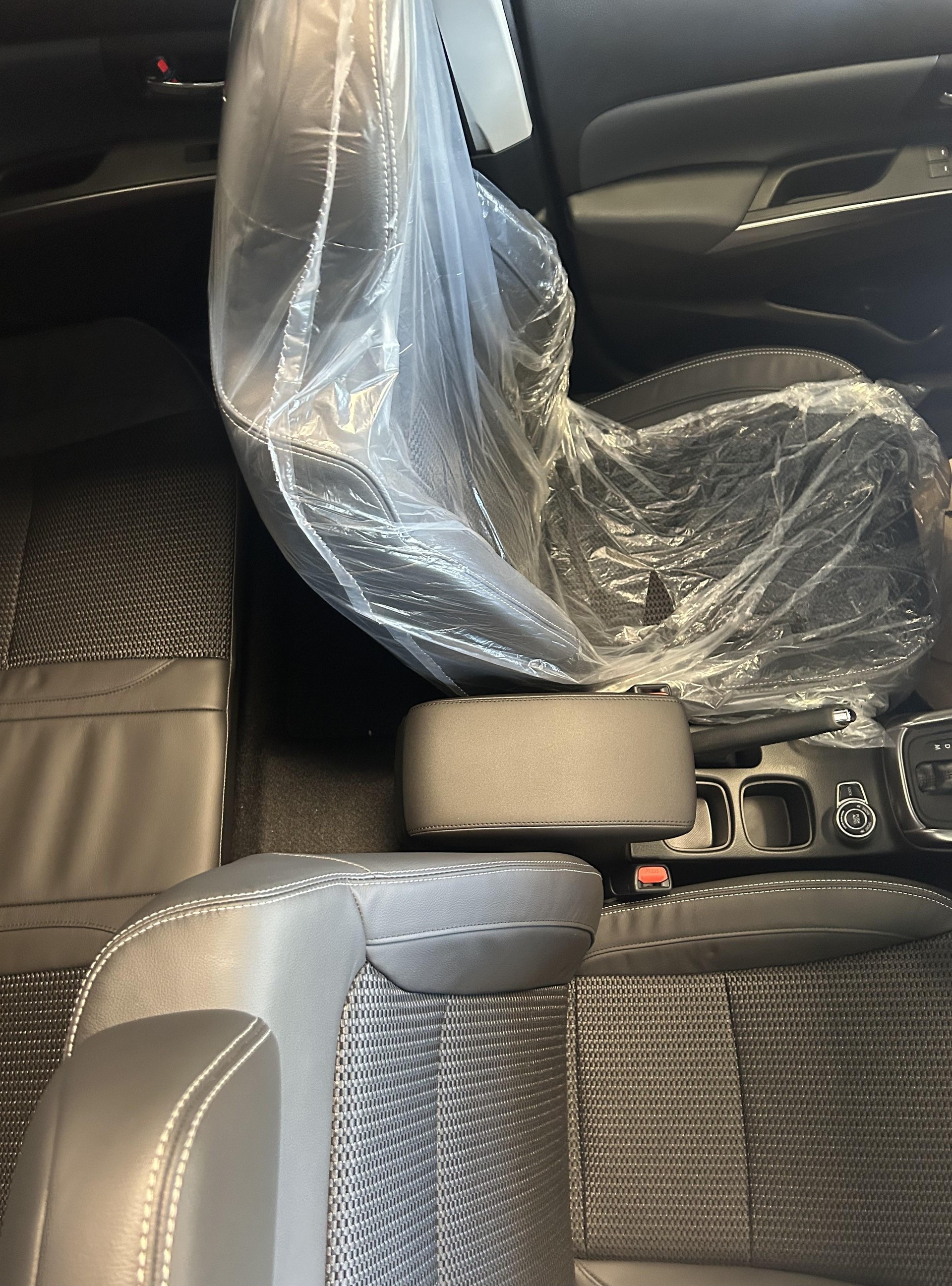 SUZUKI S-Cross 1.4 T Piz Sulai Top Hybrid 4x4 4 ROUES HIVER OFFERT-showroom-element-1