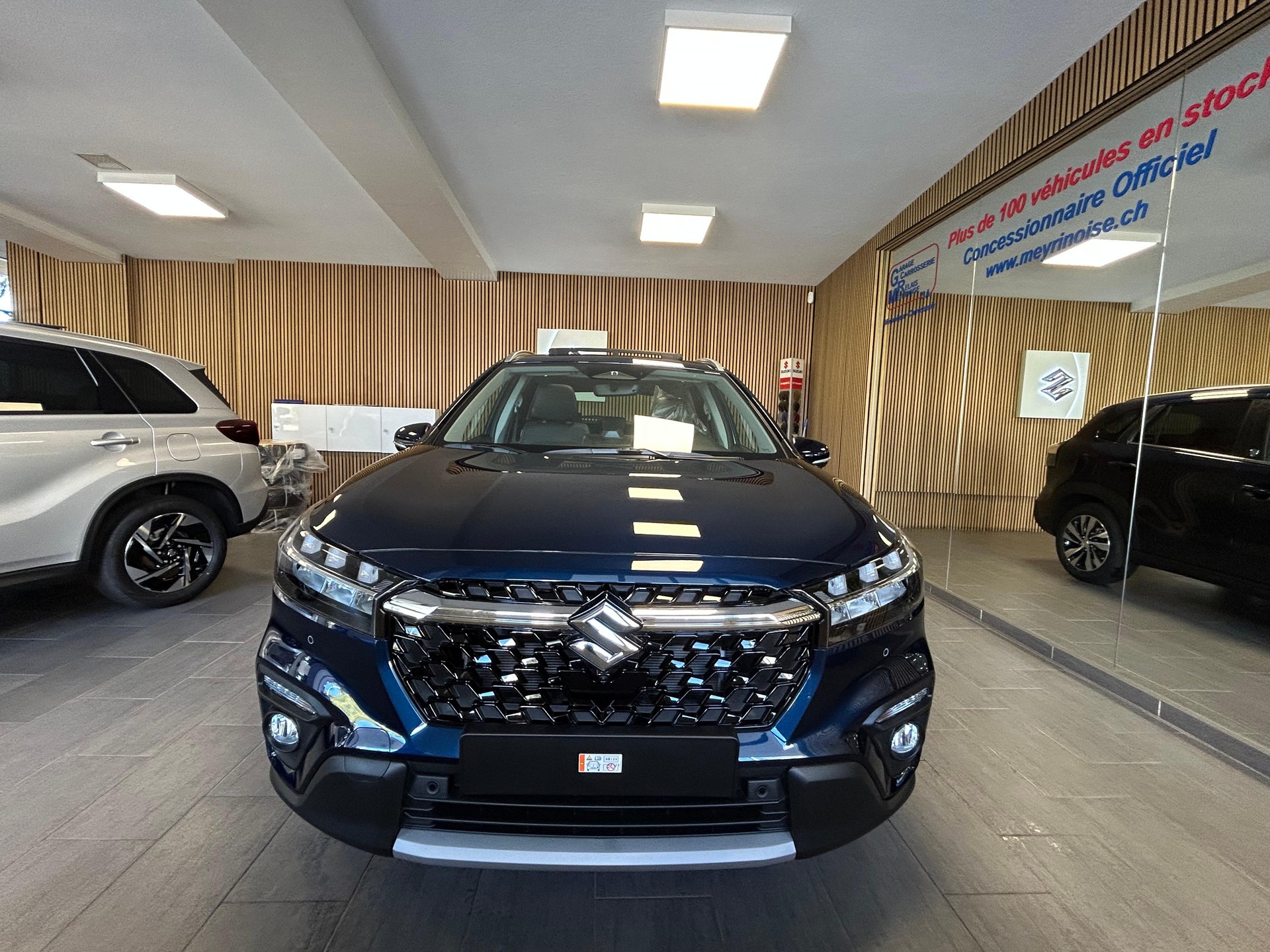 SUZUKI S-Cross 1.4 T Piz Sulai Top Hybrid 4x4 4 ROUES HIVER OFFERT-showroom-element-3