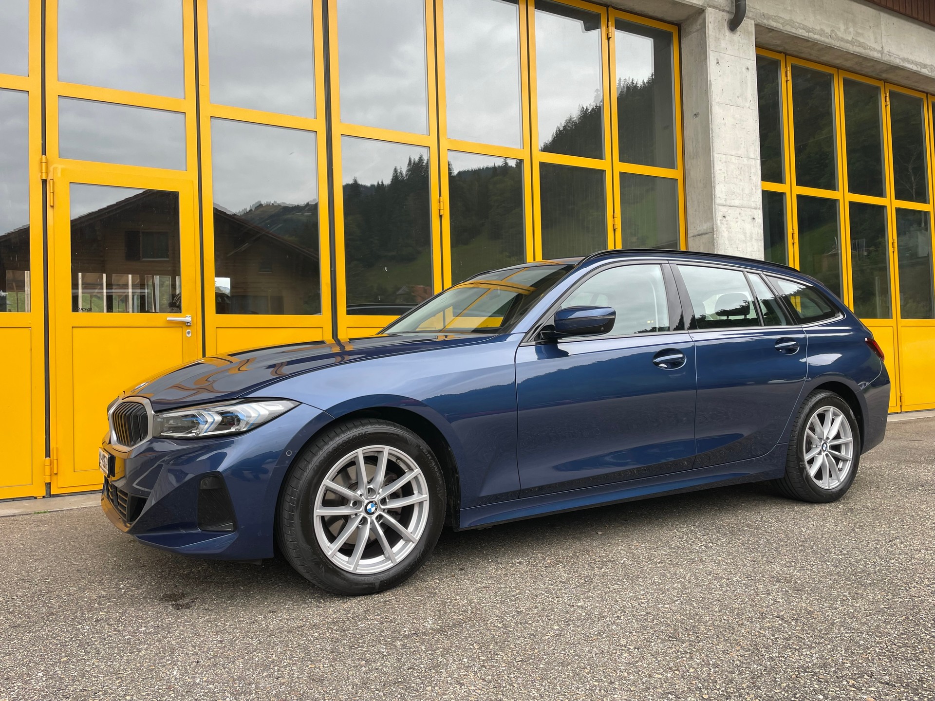 BMW 320d xDrive 48V Touring Steptronic M Sport