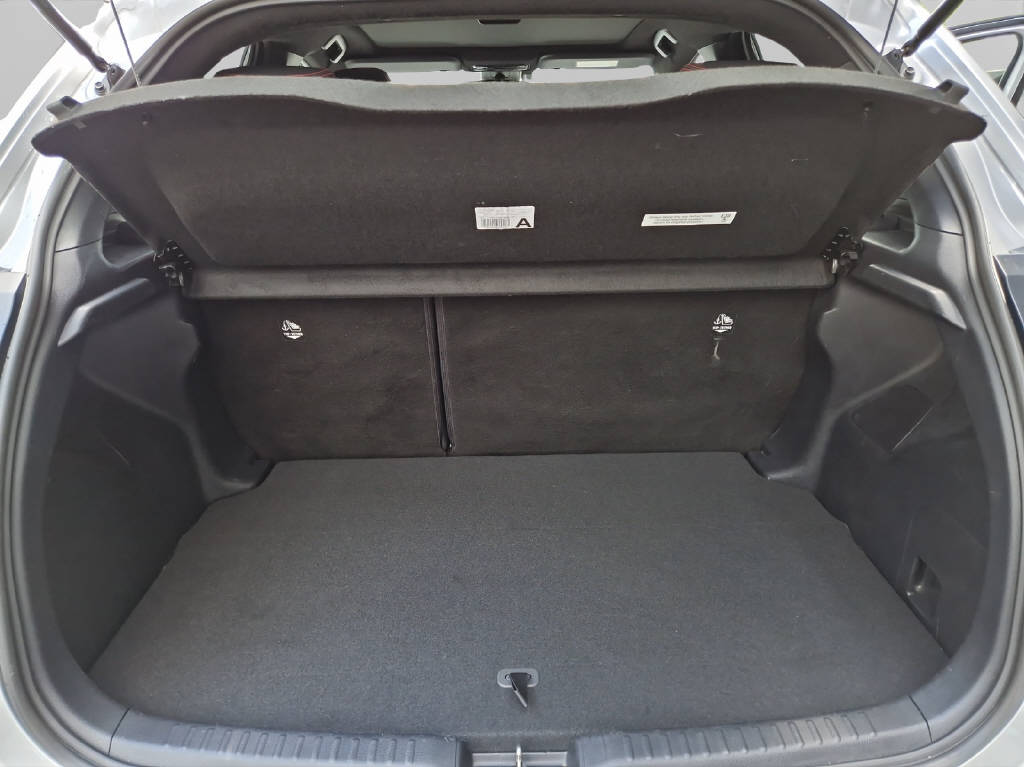 TOYOTA Yaris 1.5 VVT-i HSD GR Sport-image-17