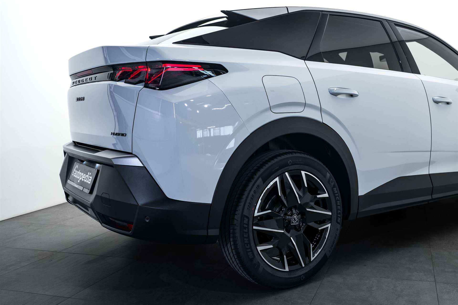 PEUGEOT 3008 145 GT Hybrid e-DCS-Automat-showroom-element-3