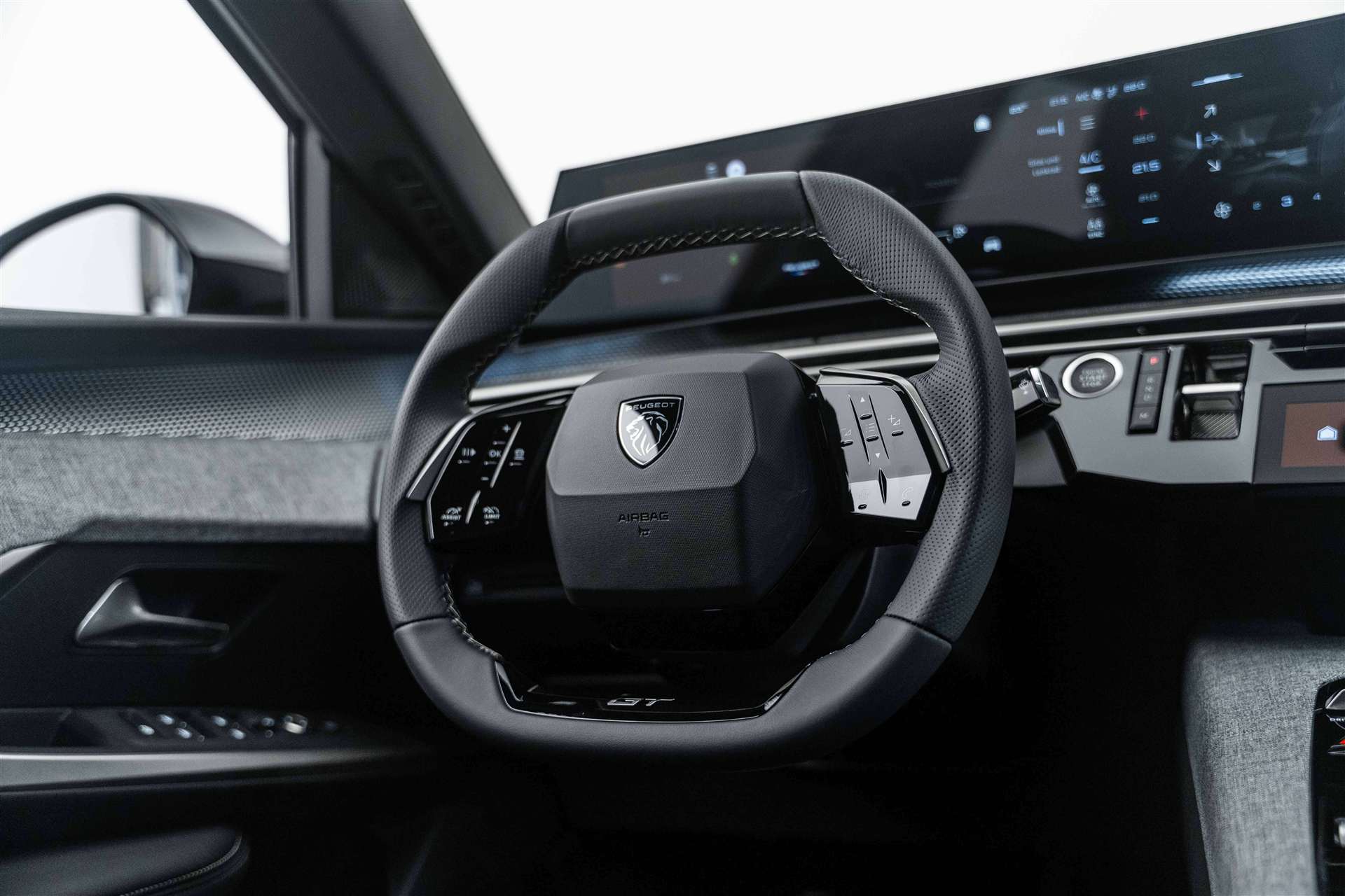 PEUGEOT 3008 145 GT Hybrid e-DCS-Automat-image-7