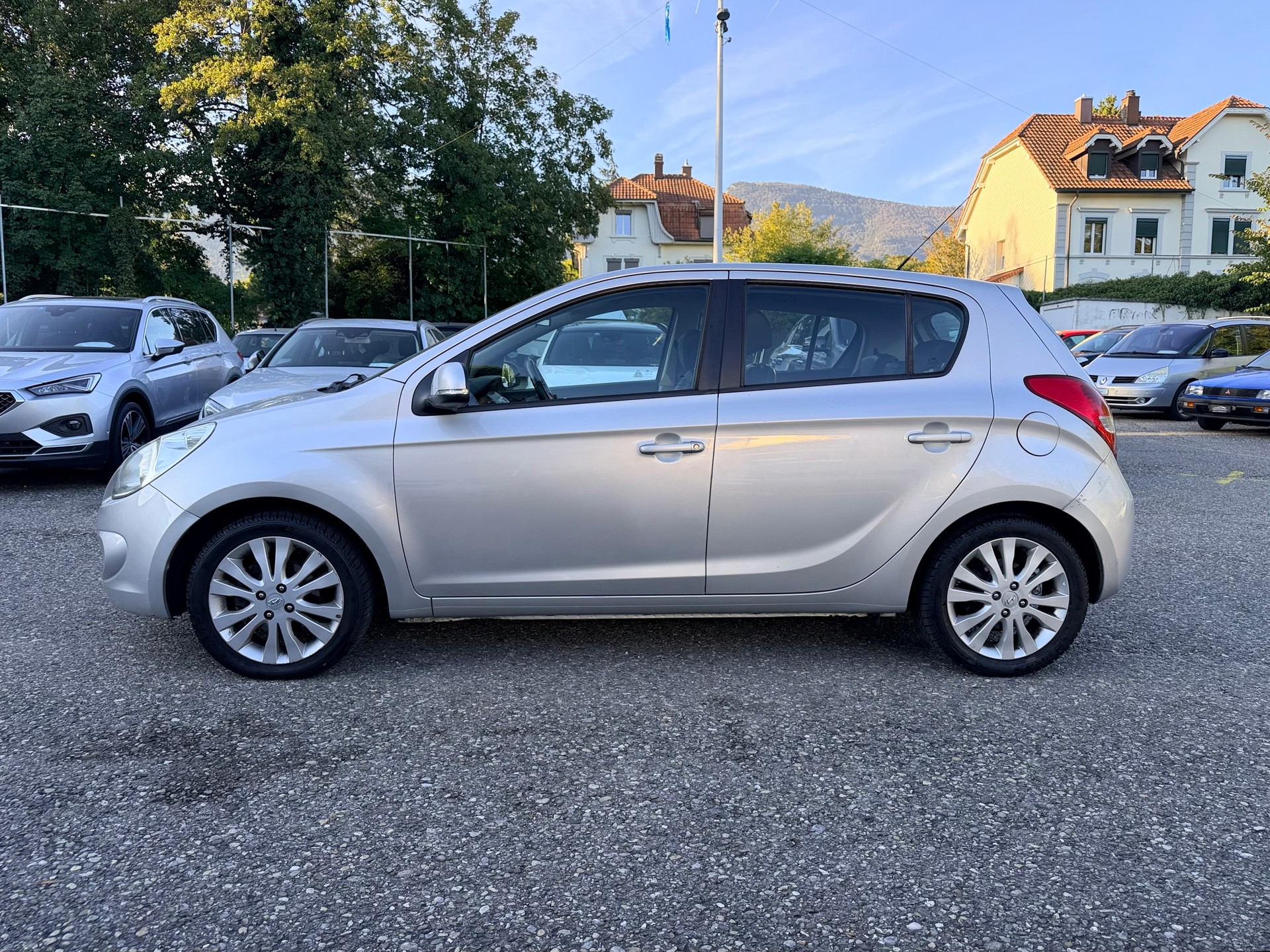 HYUNDAI i20 1.6 Premium-showroom-element-2