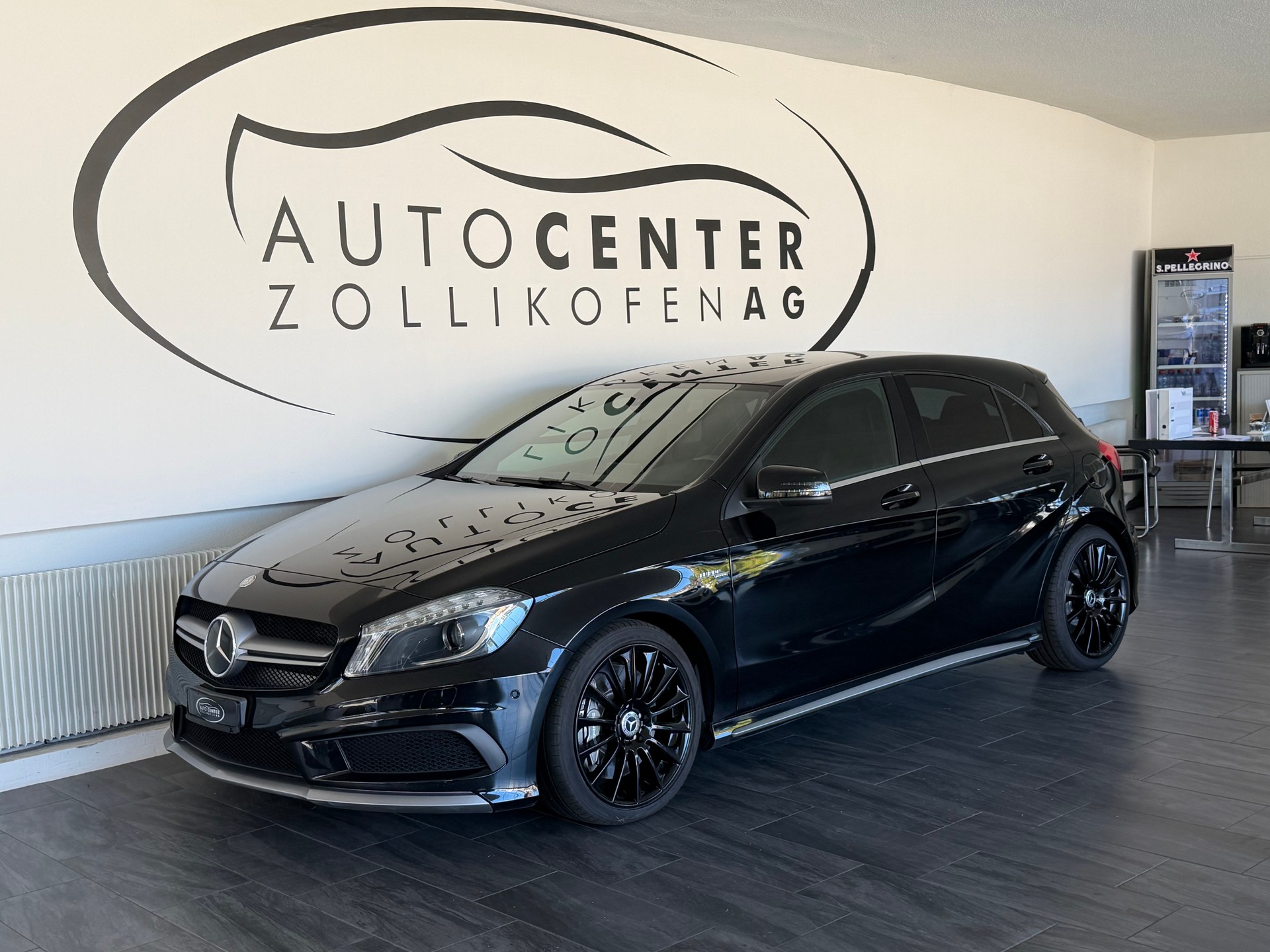 MERCEDES-BENZ A 45 AMG 4Matic Speedshift 7G-DCT-showroom-element-2
