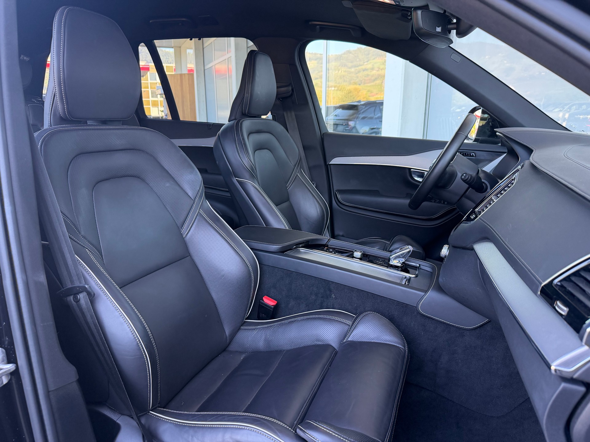 VOLVO XC90 B5 Benzin AWD Plus Bright Geartronic-showroom-element-3