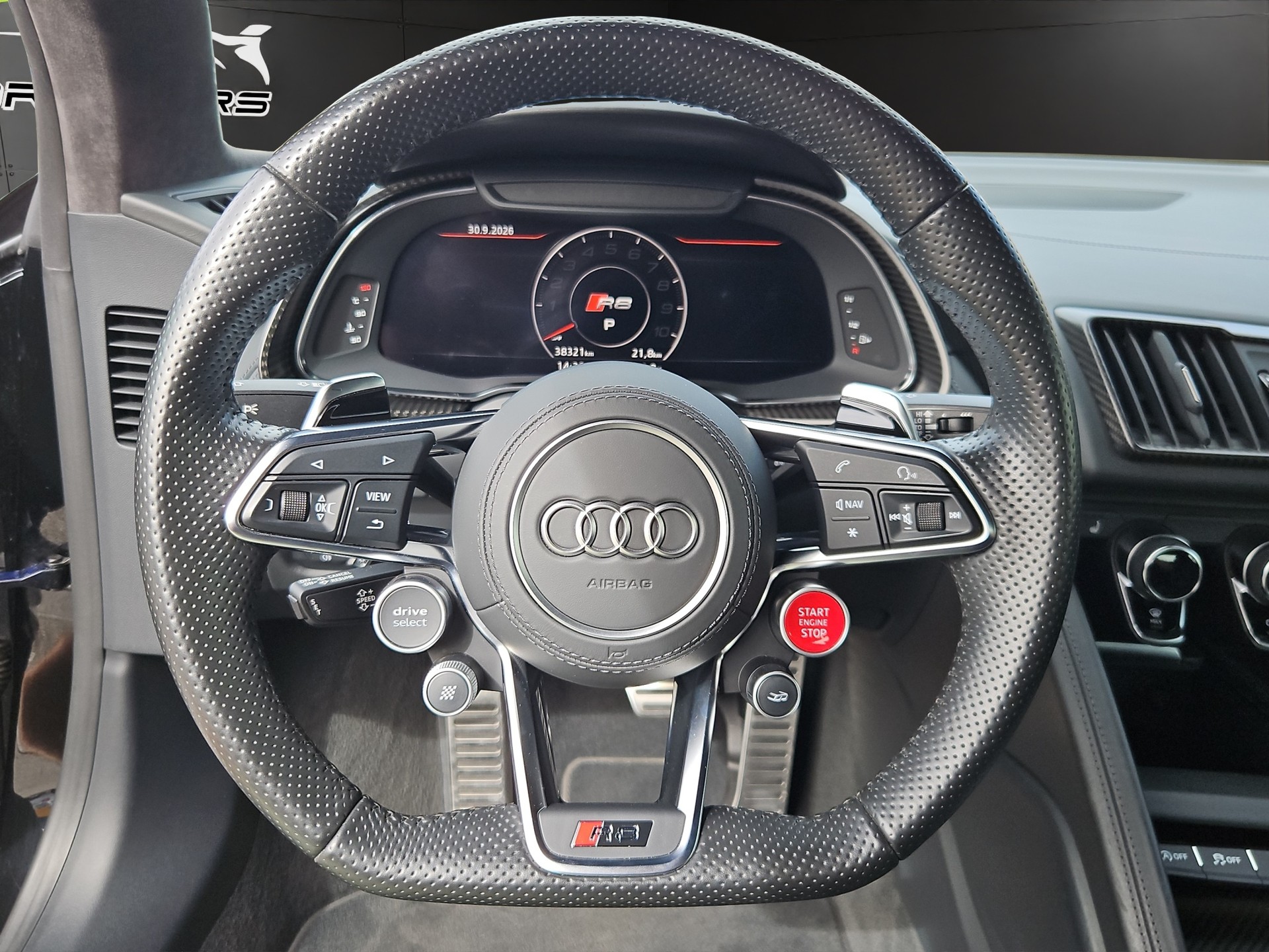 AUDI R8 Coupé 5.2 plus S-Tronic-image-13