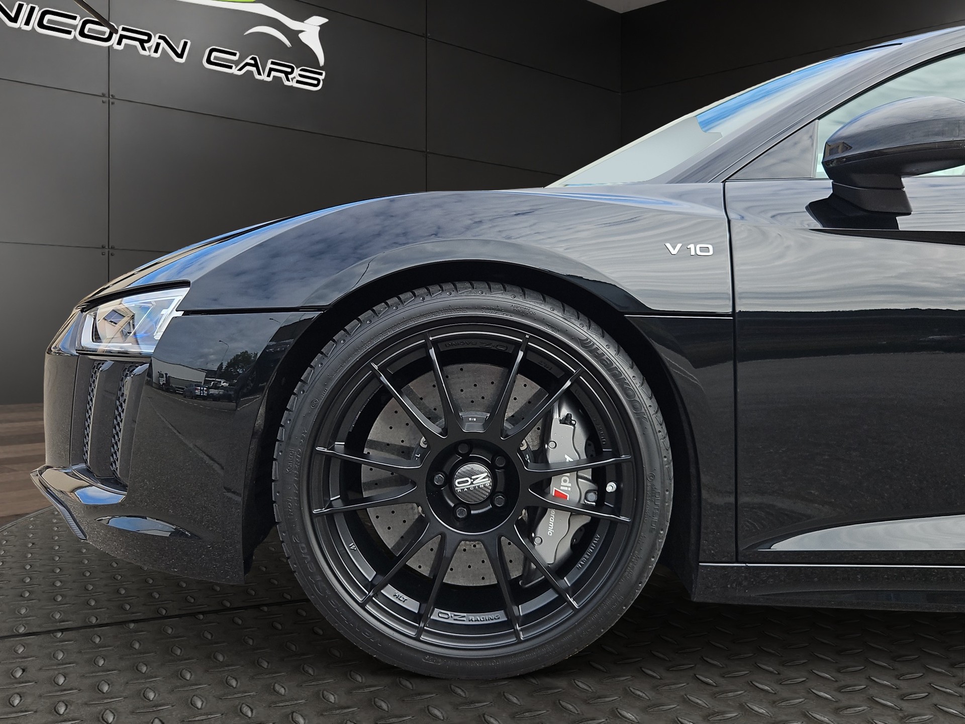 AUDI R8 Coupé 5.2 plus S-Tronic-image-10
