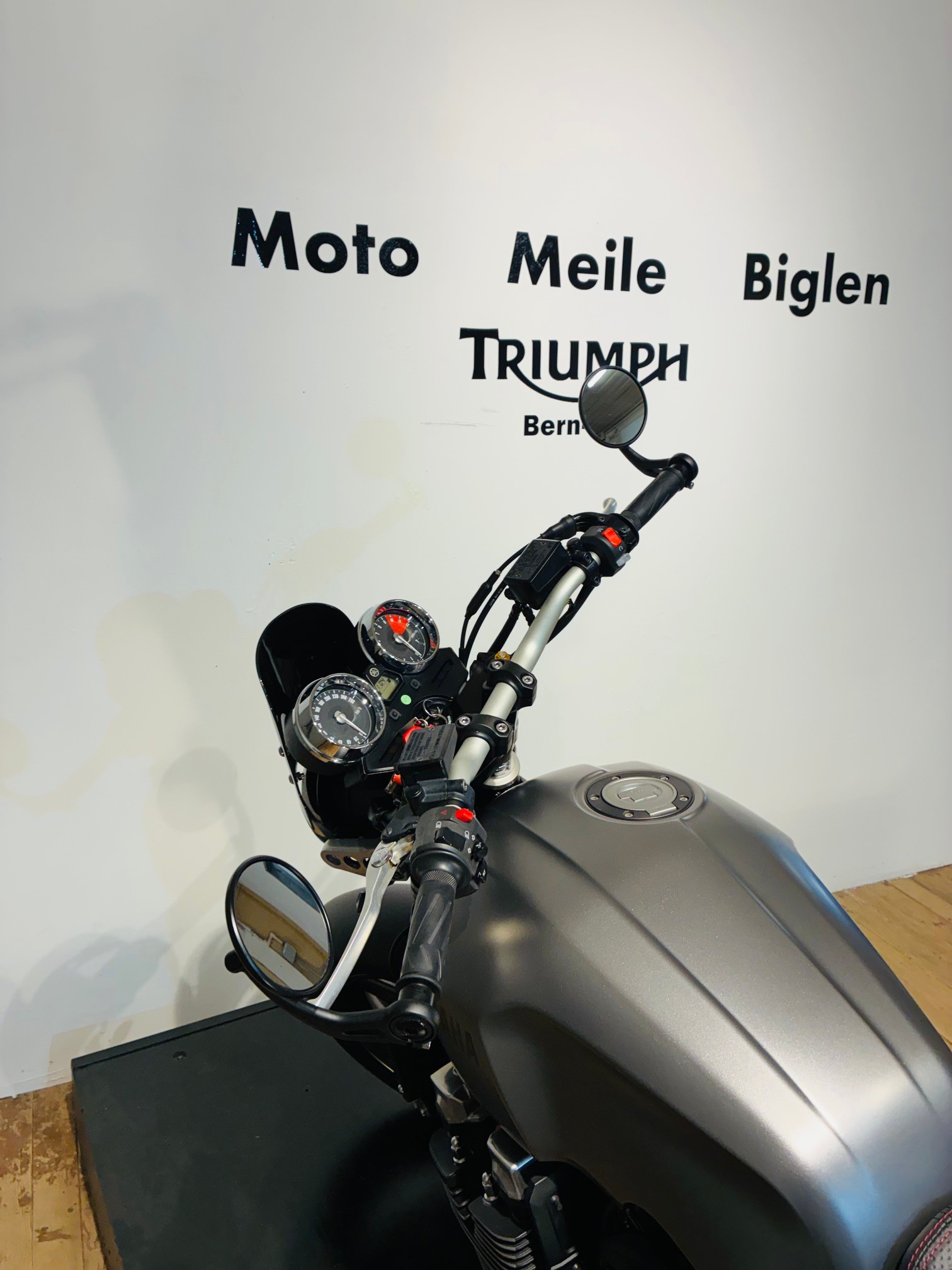 YAMAHA XJR 1300-image-12