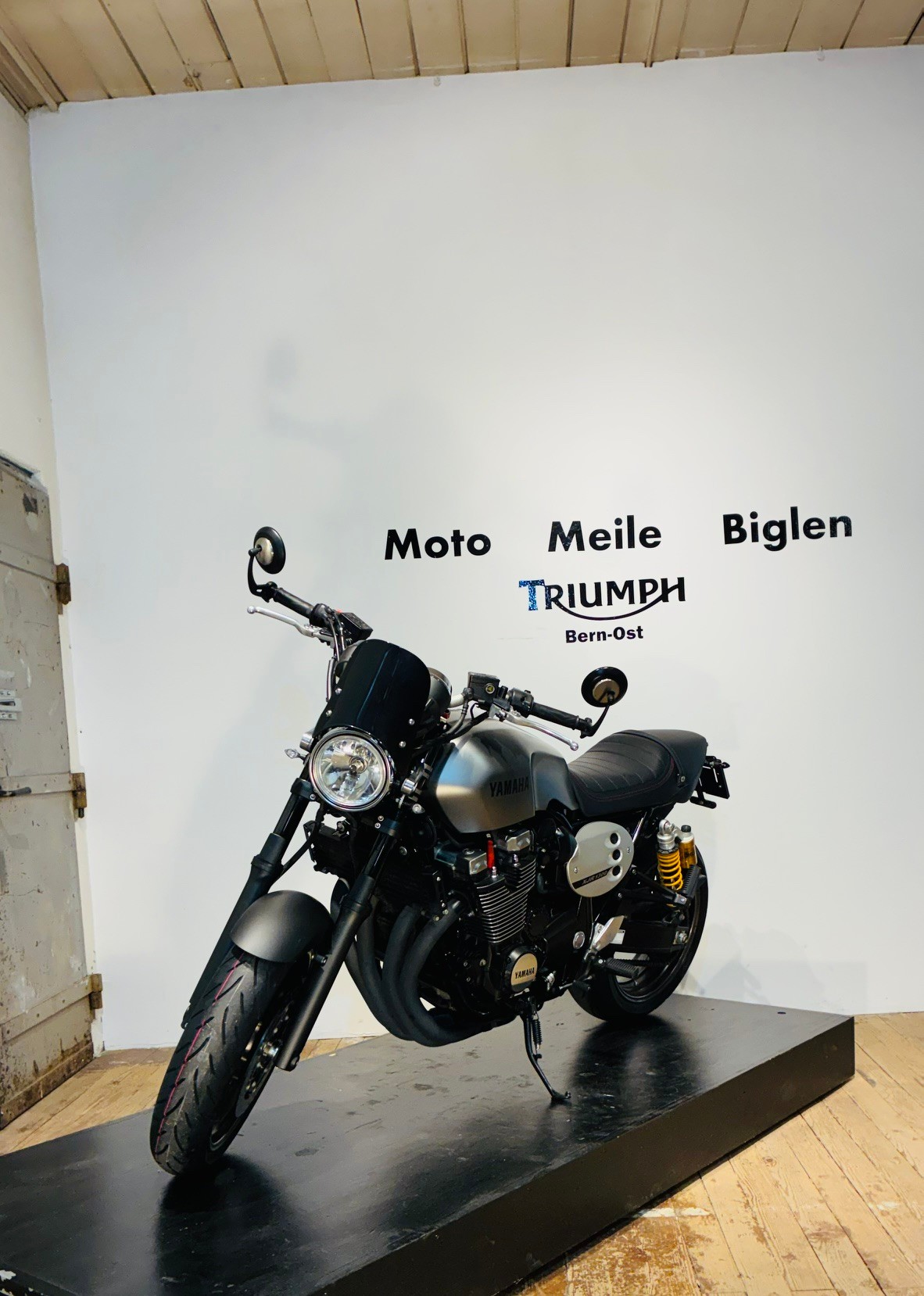 YAMAHA XJR 1300-image-1