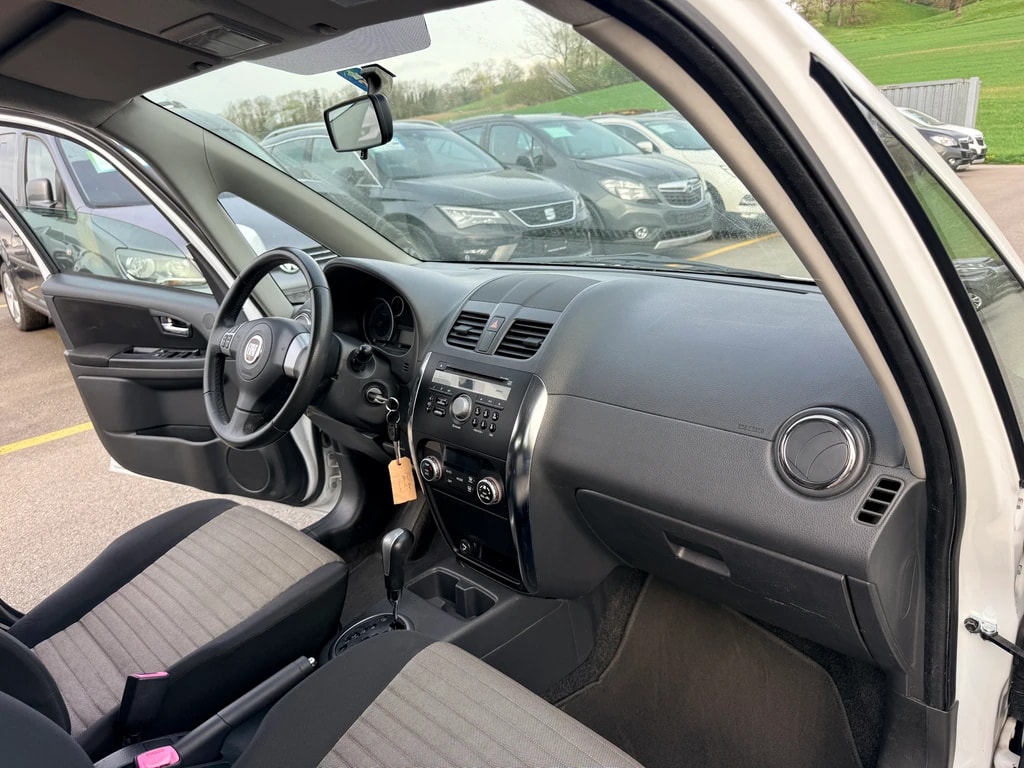 FIAT Sedici 1.6 2WD Emotion Automatic-image-13