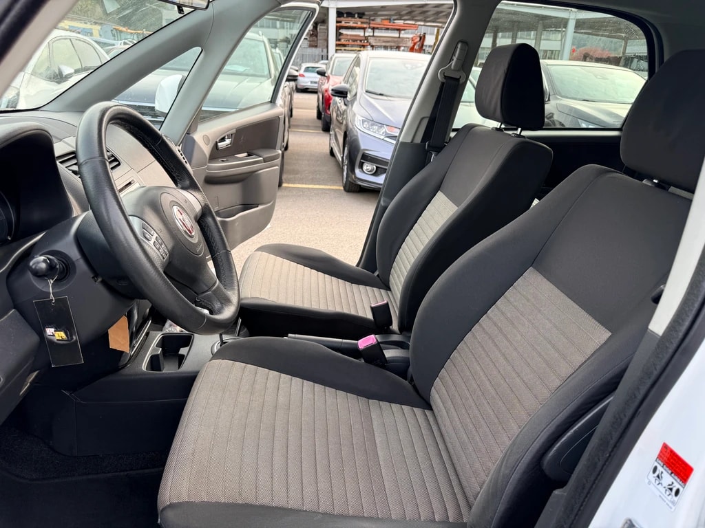 FIAT Sedici 1.6 2WD Emotion Automatic-image-10