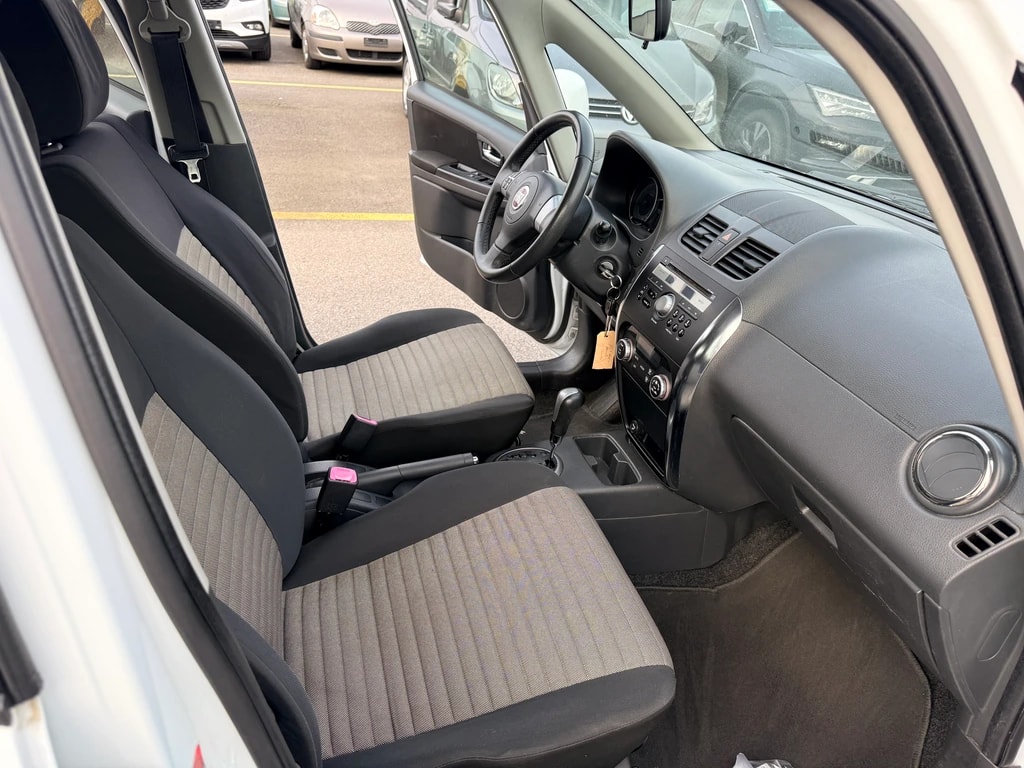 FIAT Sedici 1.6 2WD Emotion Automatic-image-12