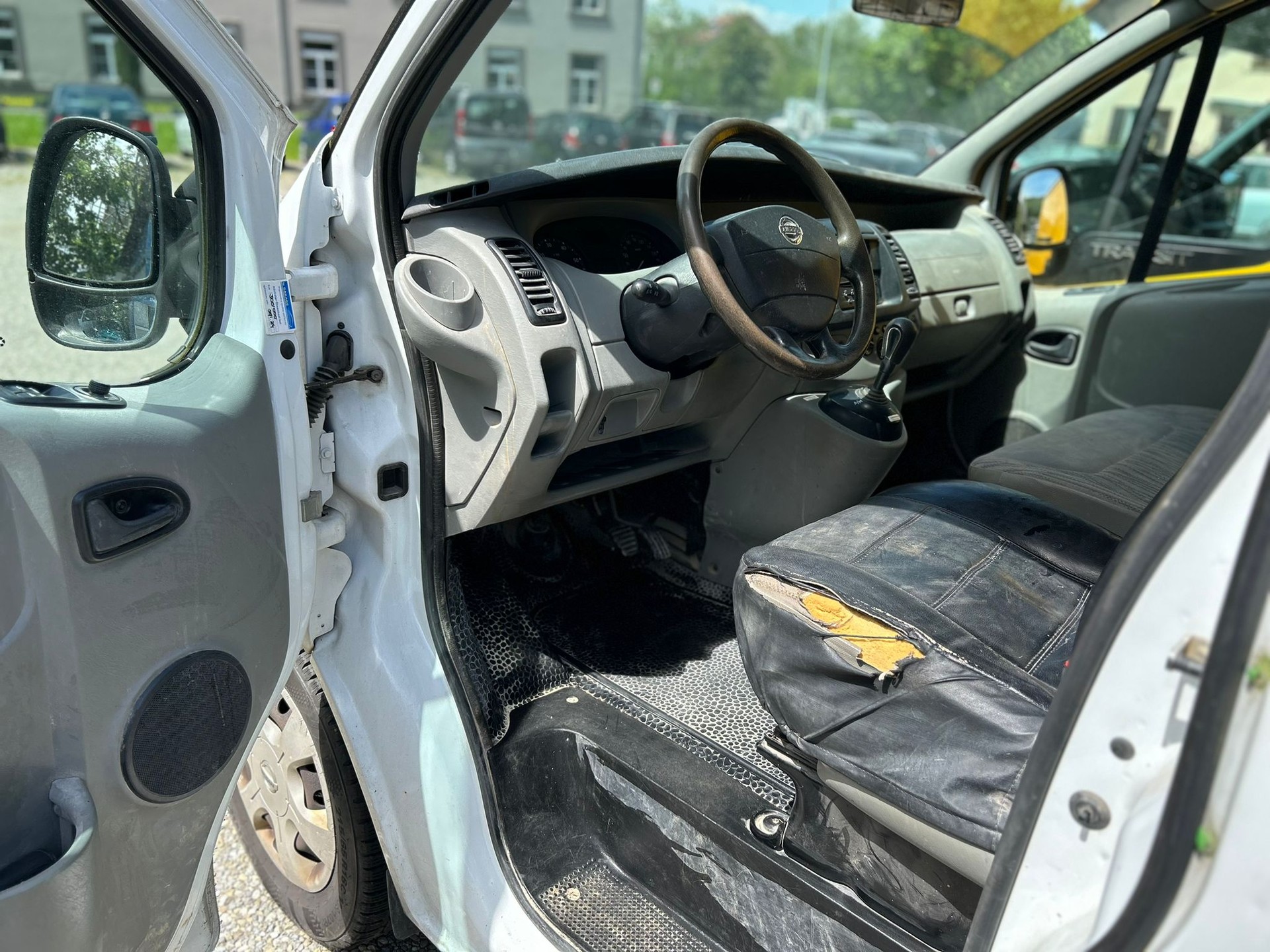 NISSAN Primastar 2.5dCi 150 Premium 2.7t-image-8