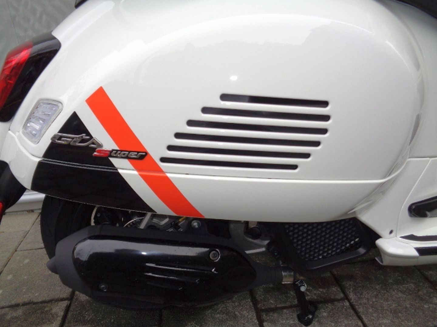 PIAGGIO VESPA GTS SUPER SPORT 125 RST-image-8