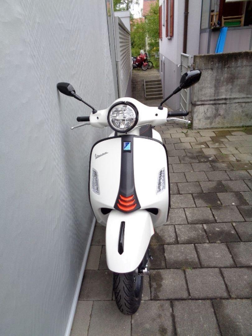 PIAGGIO VESPA GTS SUPER SPORT 125 RST-image-2