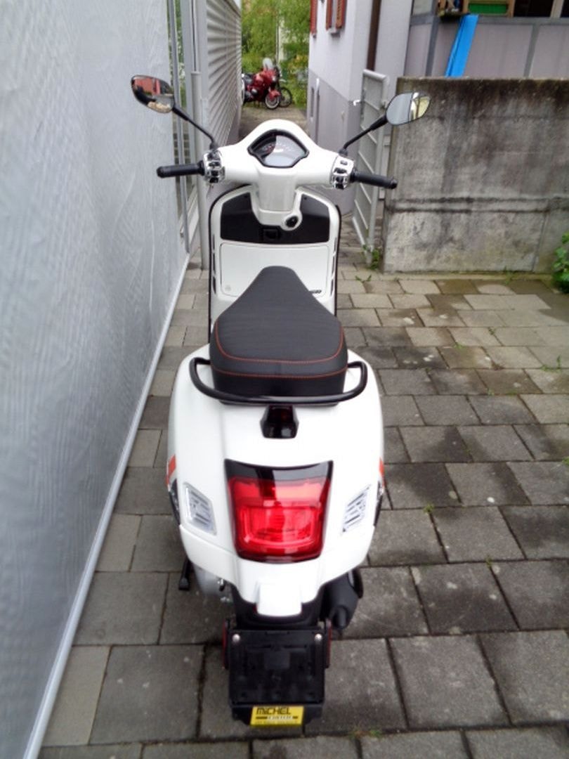 PIAGGIO VESPA GTS SUPER SPORT 125 RST-image-4