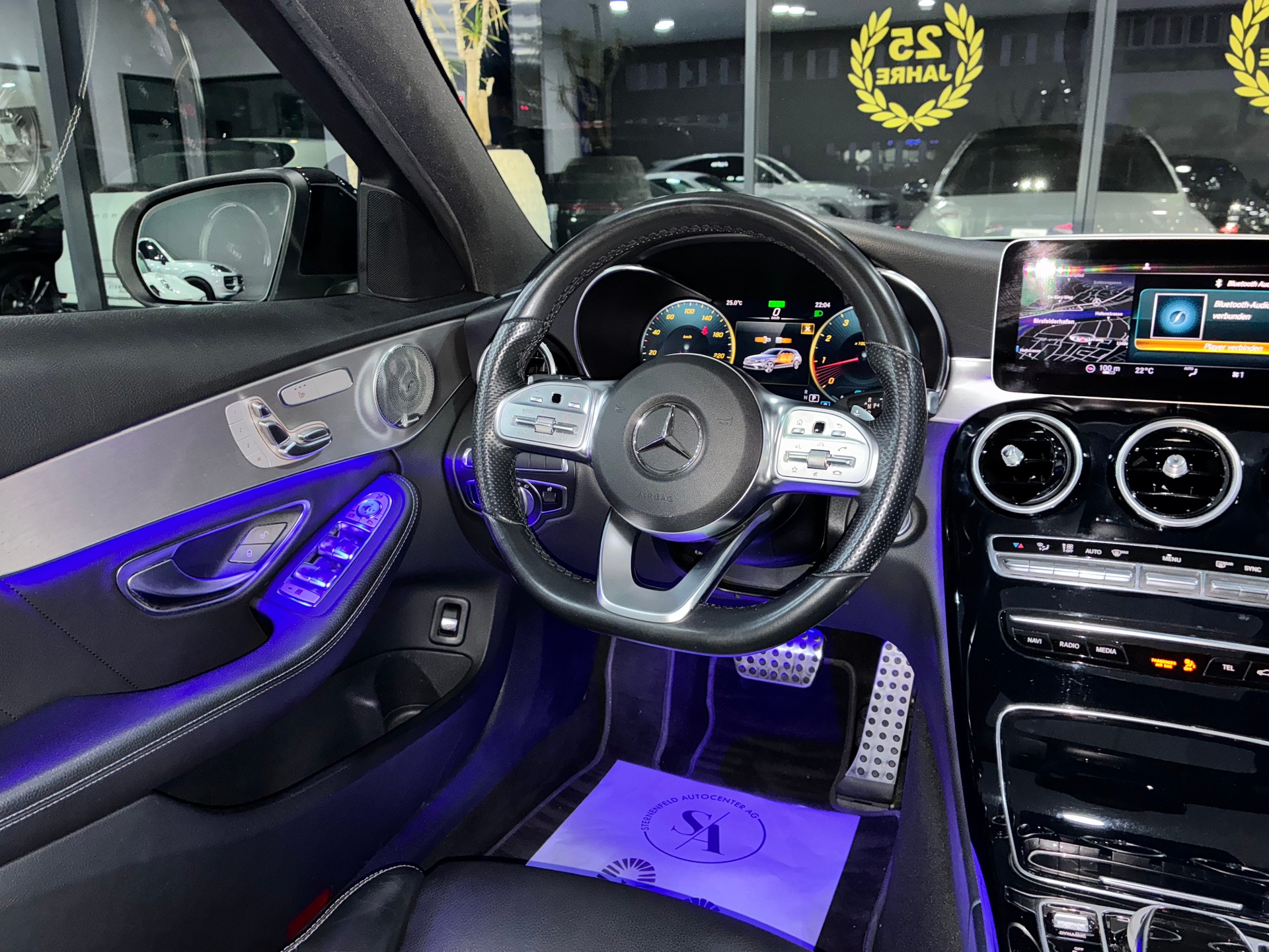 MERCEDES-BENZ C 200 Swiss Star AMG Line 4M 9G-Tronic-image-9