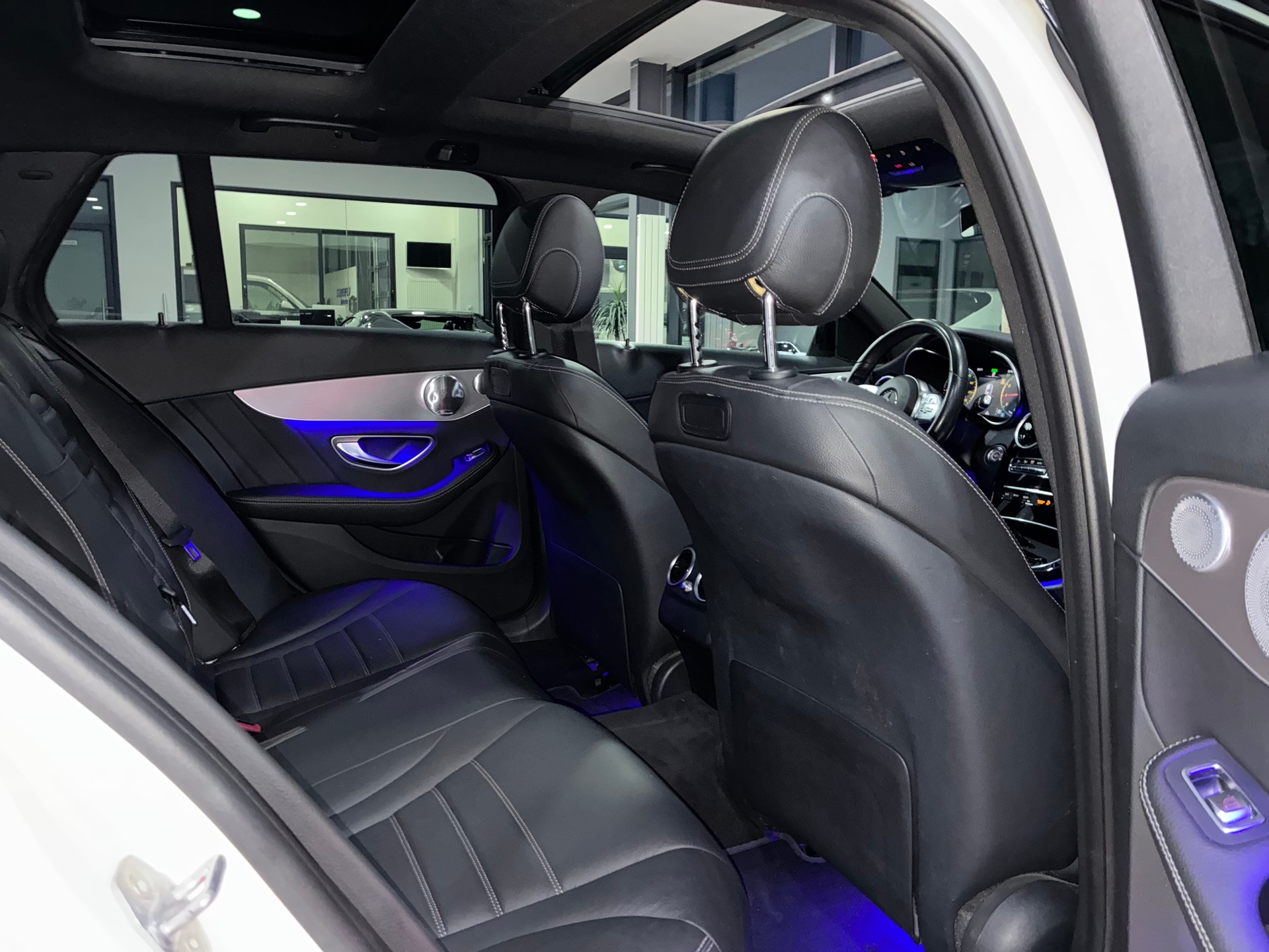 MERCEDES-BENZ C 200 Swiss Star AMG Line 4M 9G-Tronic-image-13