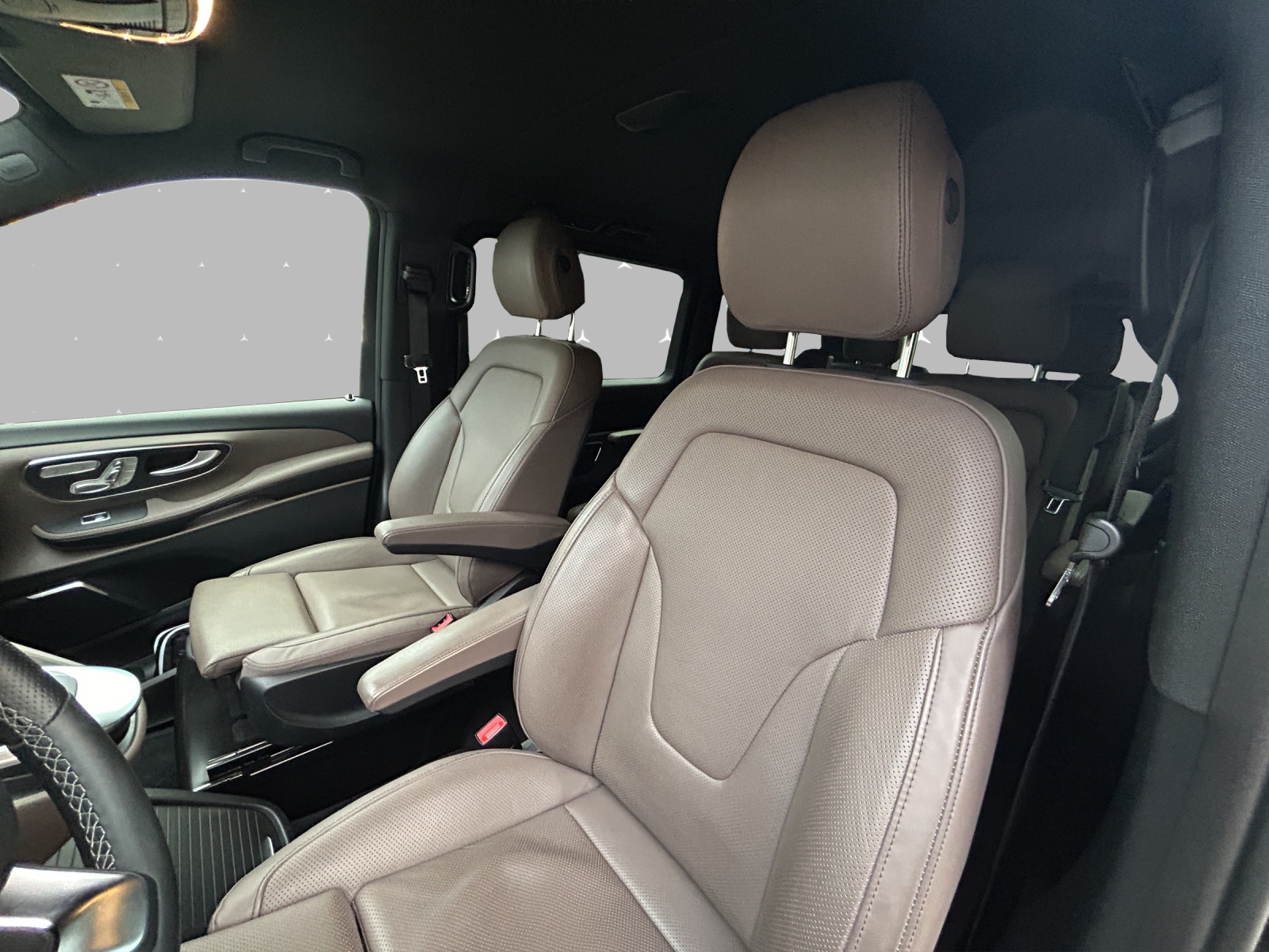 MERCEDES-BENZ V 300 d lang Swiss Edition 4Matic 9G-Tronic-image-8