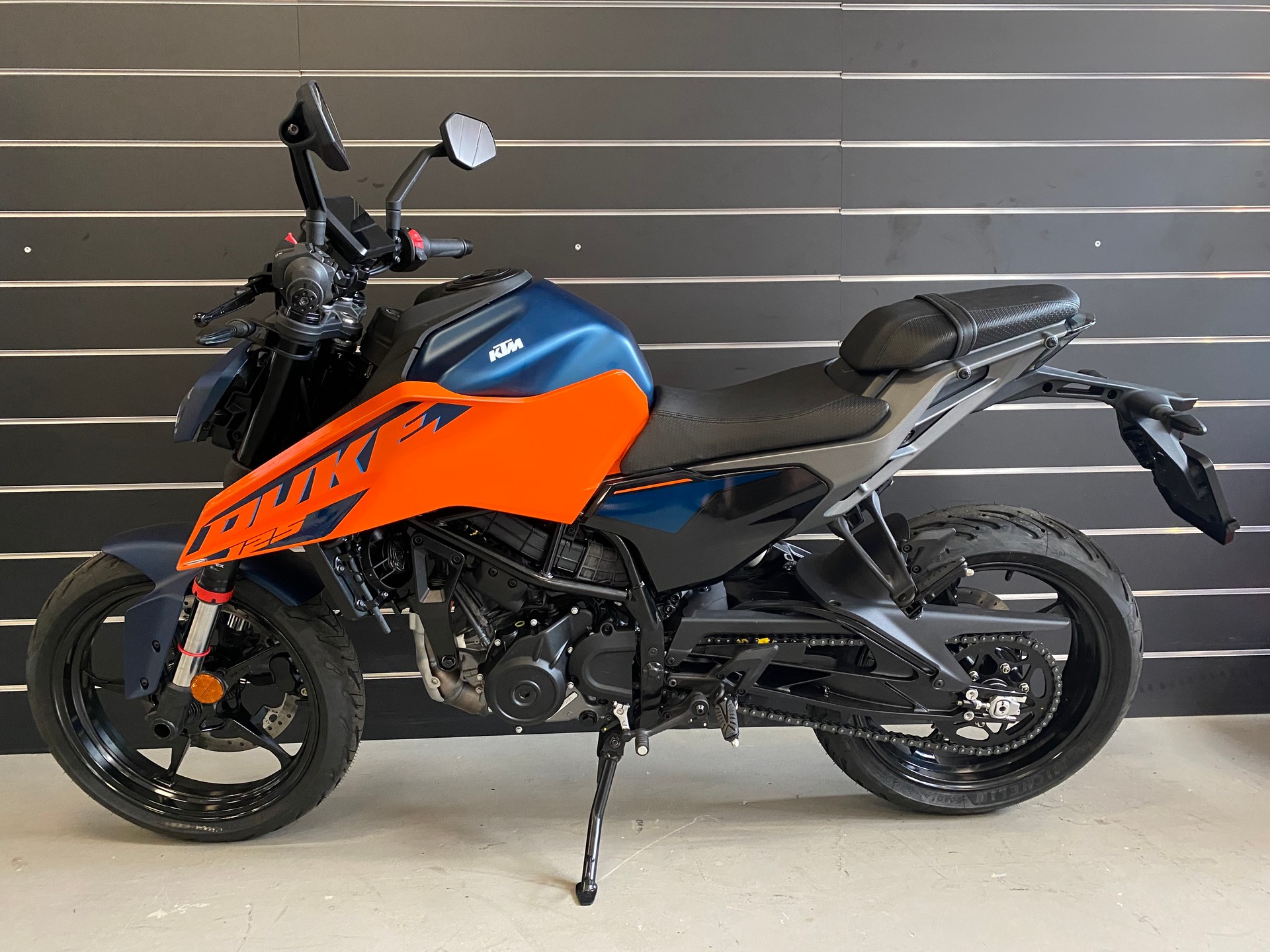 KTM 125 Duke-image-4