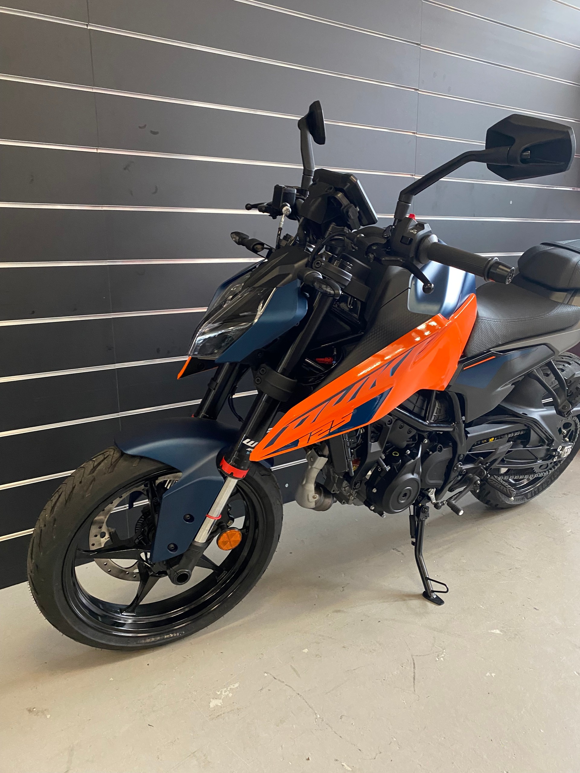 KTM 125 Duke-image-5