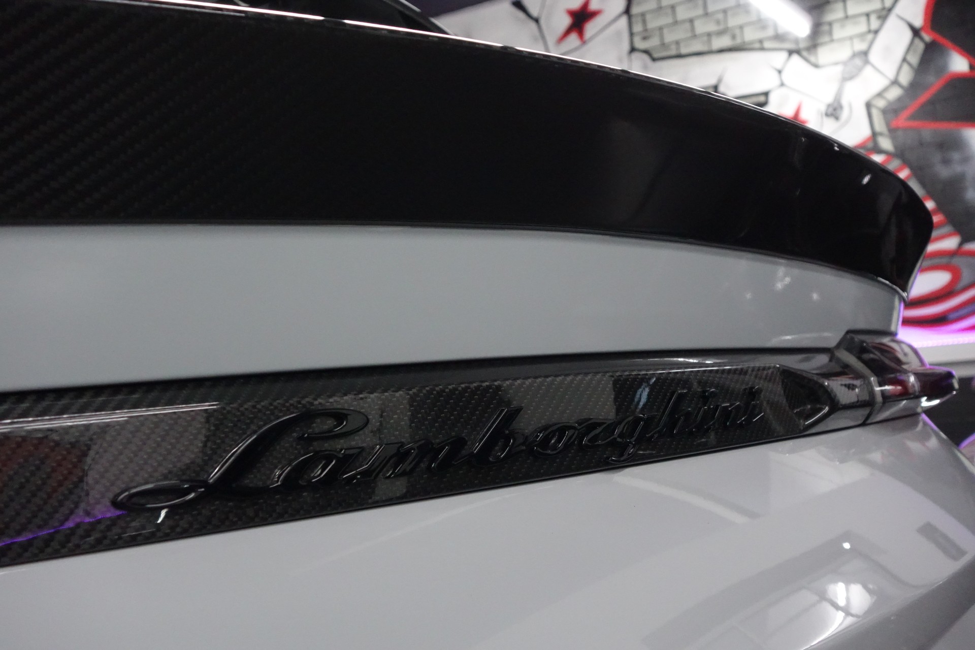 LAMBORGHINI URUS E-GEAR GRIGIO HATI FULL CARBON AKRAPOVIC ON TOP-image-7