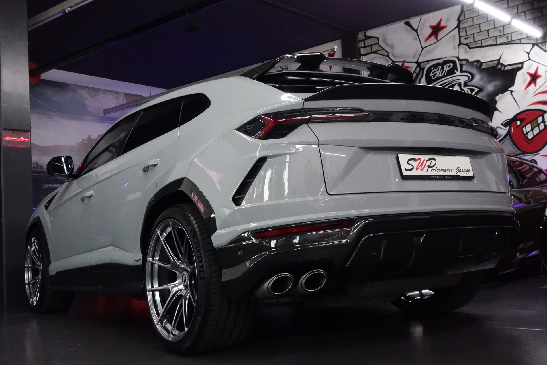 LAMBORGHINI URUS E-GEAR GRIGIO HATI FULL CARBON AKRAPOVIC ON TOP-image-6
