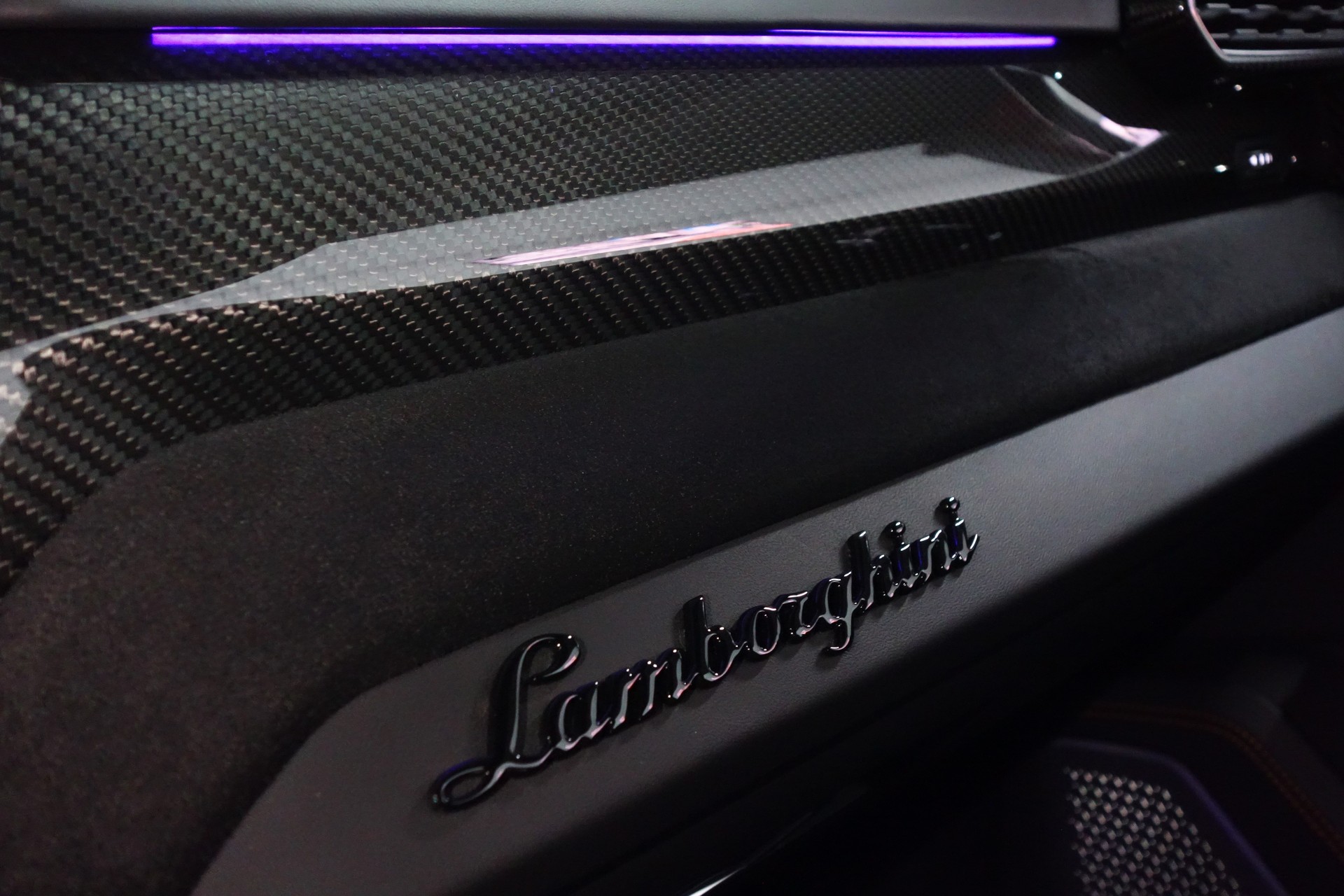 LAMBORGHINI URUS E-GEAR GRIGIO HATI FULL CARBON AKRAPOVIC ON TOP-image-19