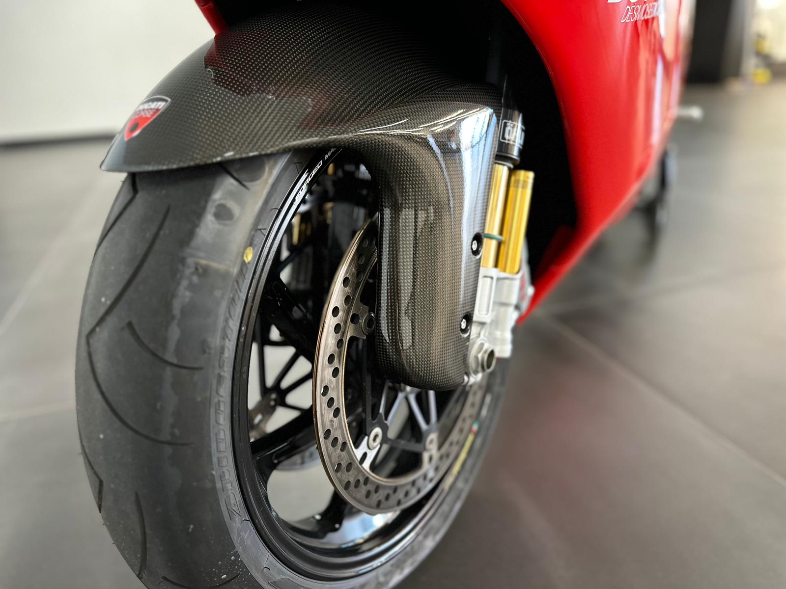 DUCATI Desmosedici RR Edition limitée 585/1500-image-11