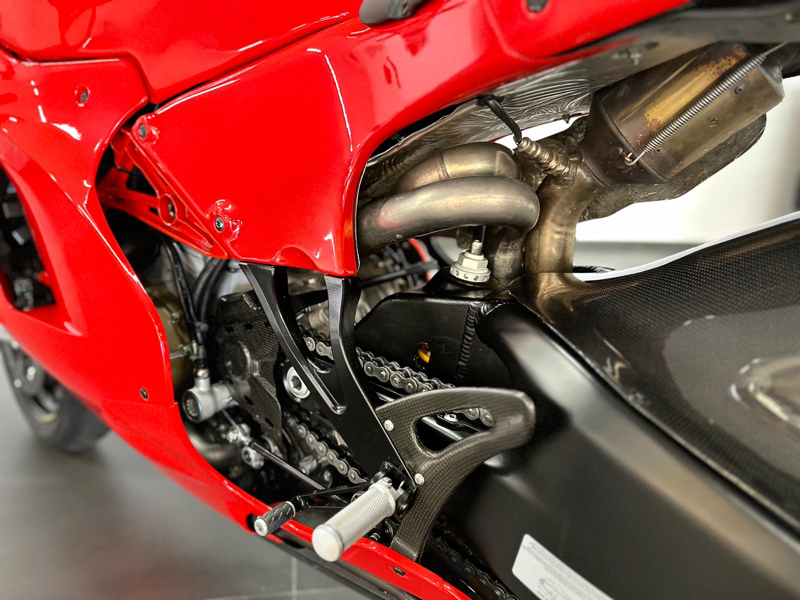 DUCATI Desmosedici RR Edition limitée 585/1500-image-9
