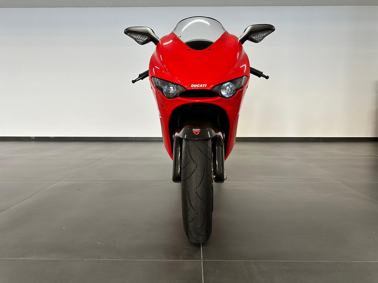 DUCATI Desmosedici RR Edition limitée 585/1500-image-3