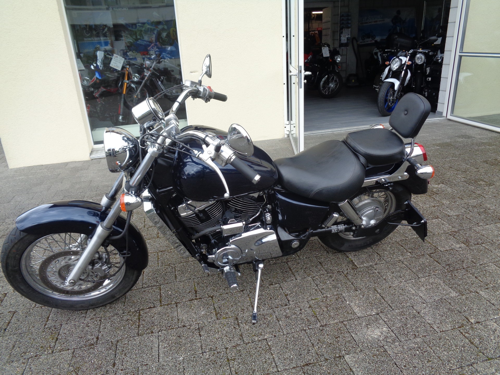 HONDA VT 1100 C2 S-W Shadow-image-0