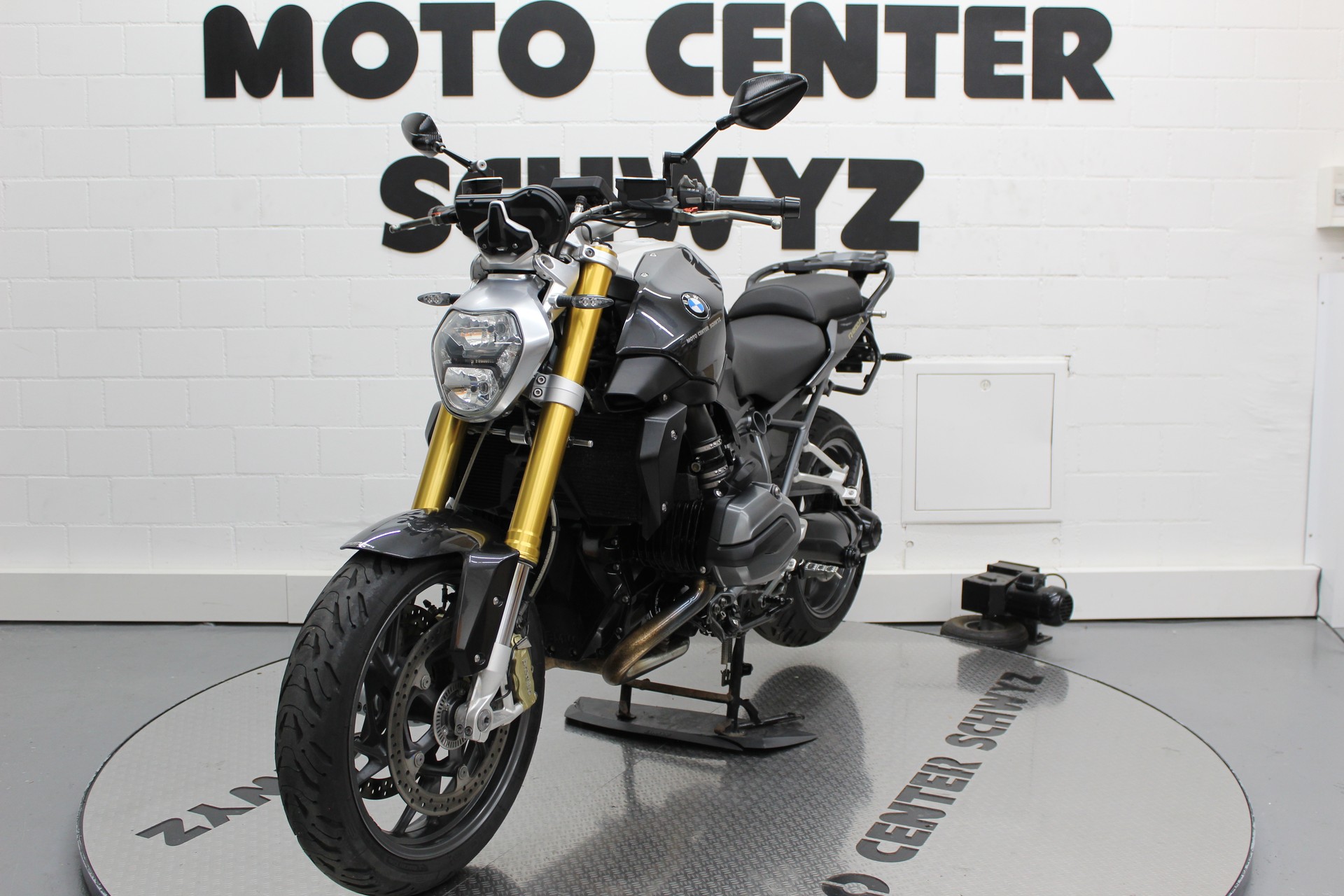 BMW R 1200 R ABS-image-3