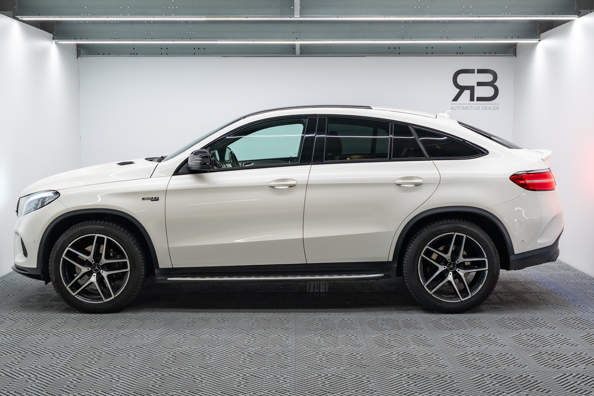 MERCEDES-BENZ GLE Coupé 43 AMG 4Matic 9G-Tronic-image-4