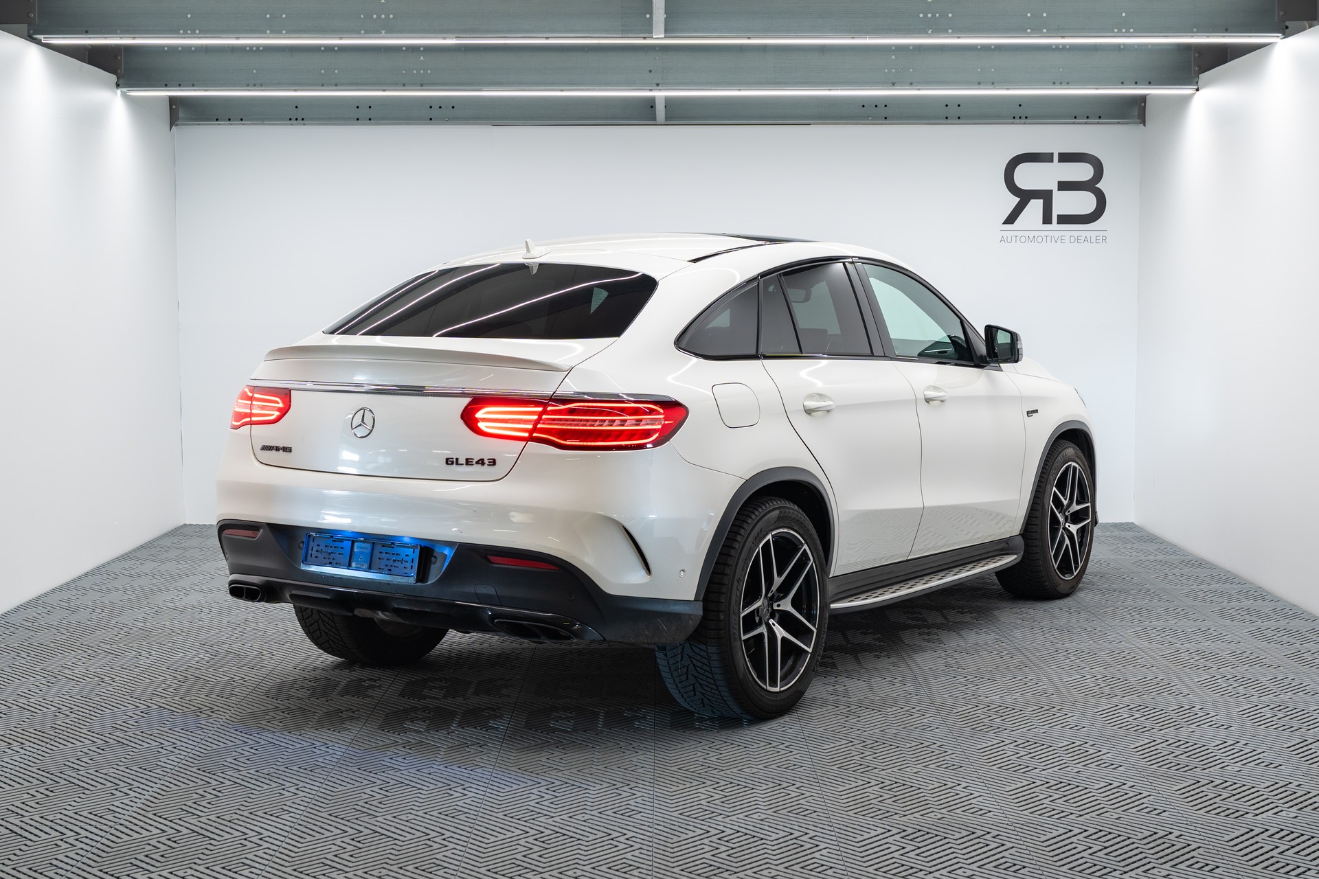 MERCEDES-BENZ GLE Coupé 43 AMG 4Matic 9G-Tronic-image-2