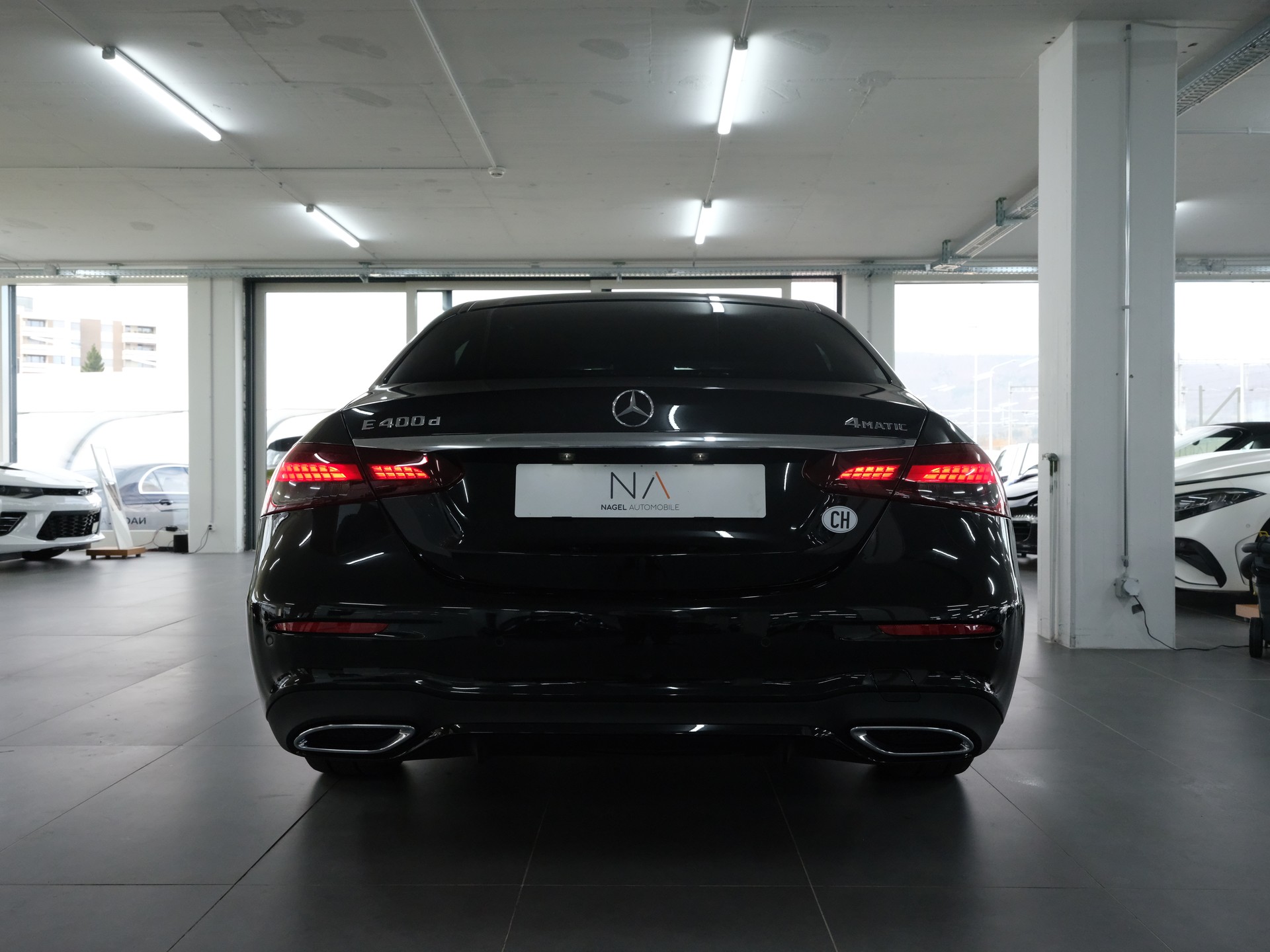 MERCEDES-BENZ E 400 d 4Matic AMG Line 9G-Tronic-showroom-element-3