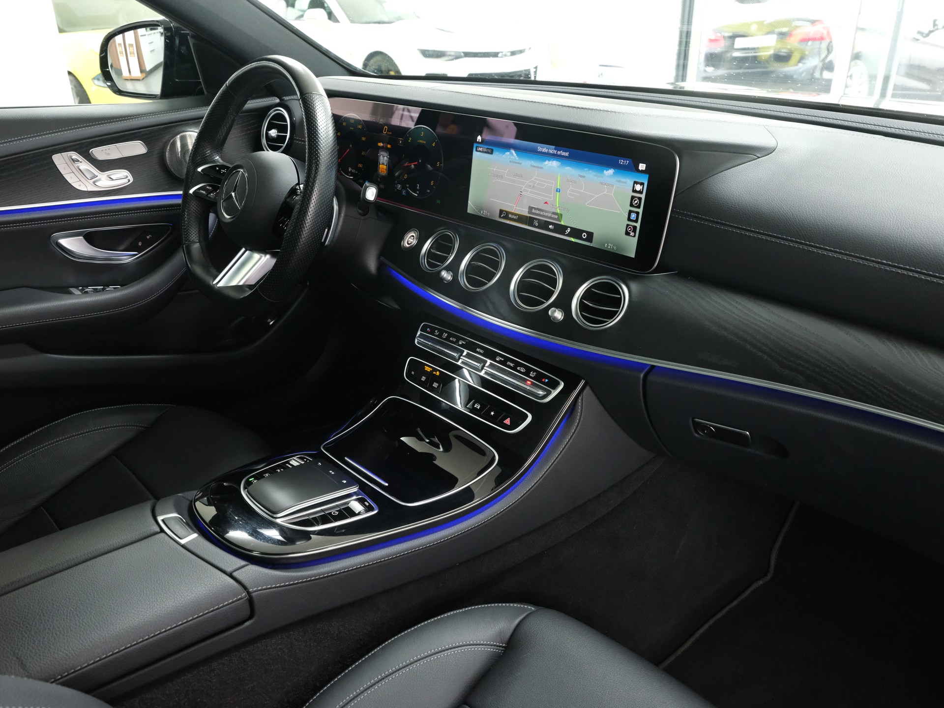 MERCEDES-BENZ E 400 d 4Matic AMG Line 9G-Tronic-image-13