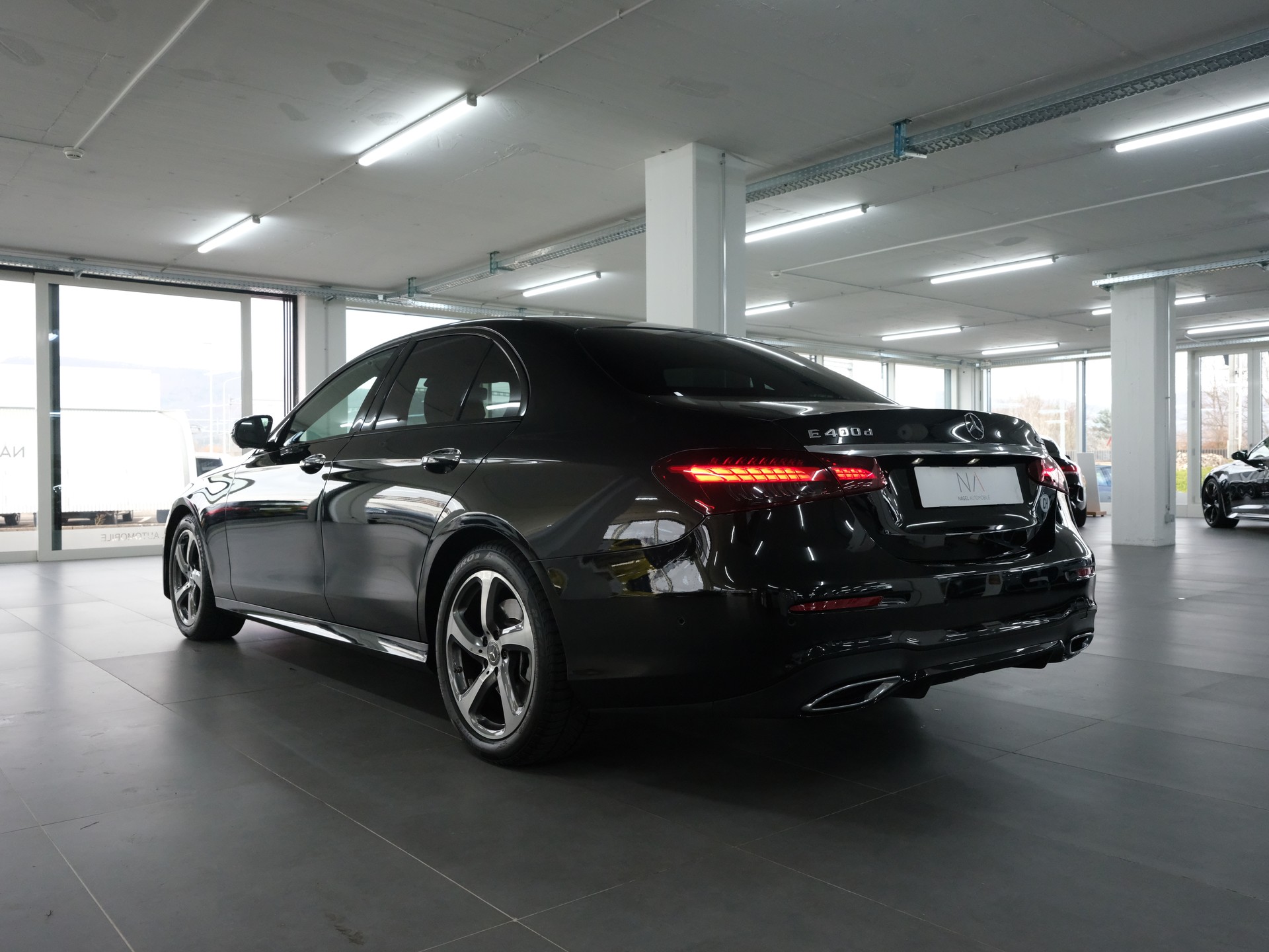MERCEDES-BENZ E 400 d 4Matic AMG Line 9G-Tronic-image-4