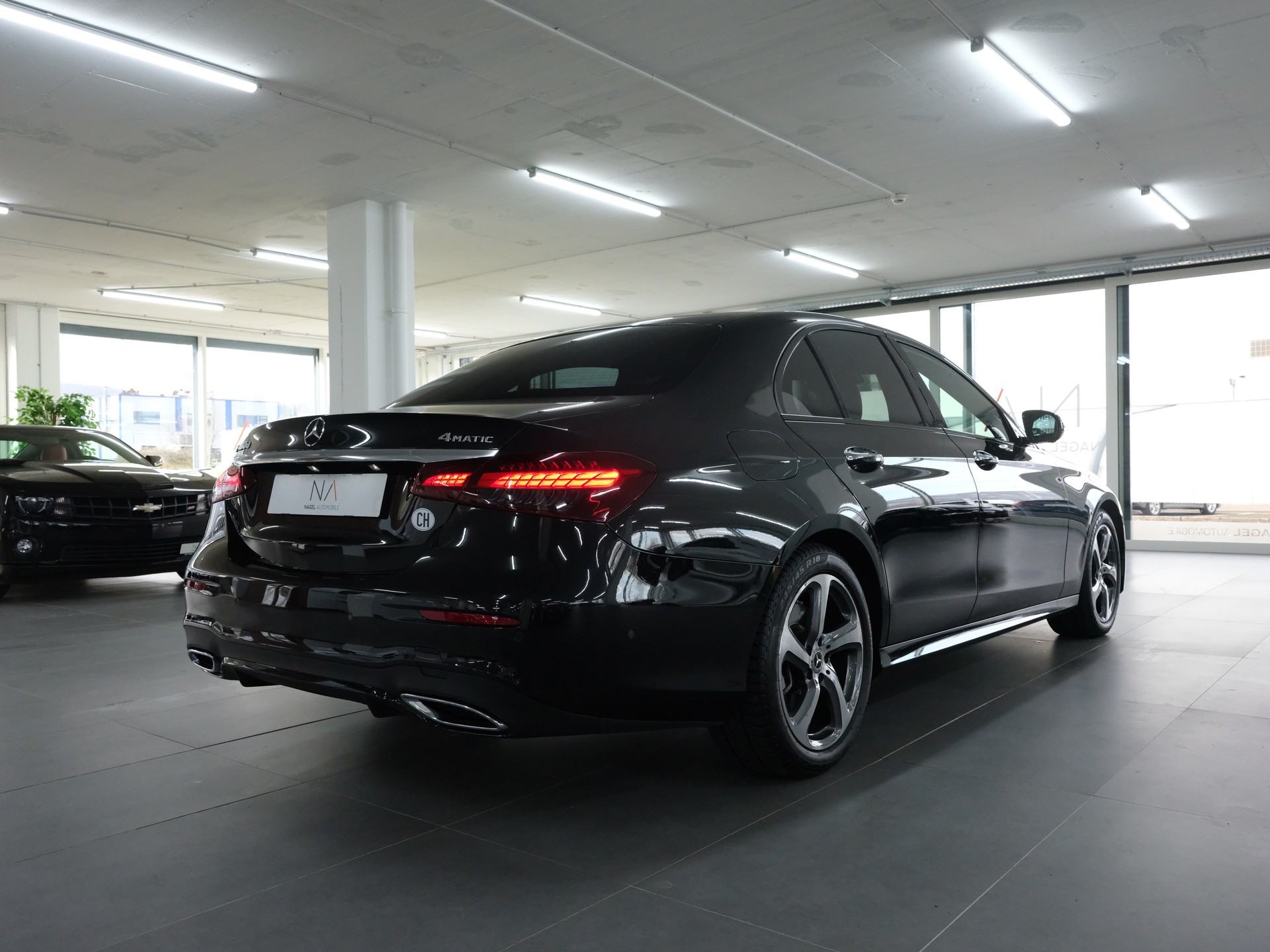 MERCEDES-BENZ E 400 d 4Matic AMG Line 9G-Tronic-showroom-element-2
