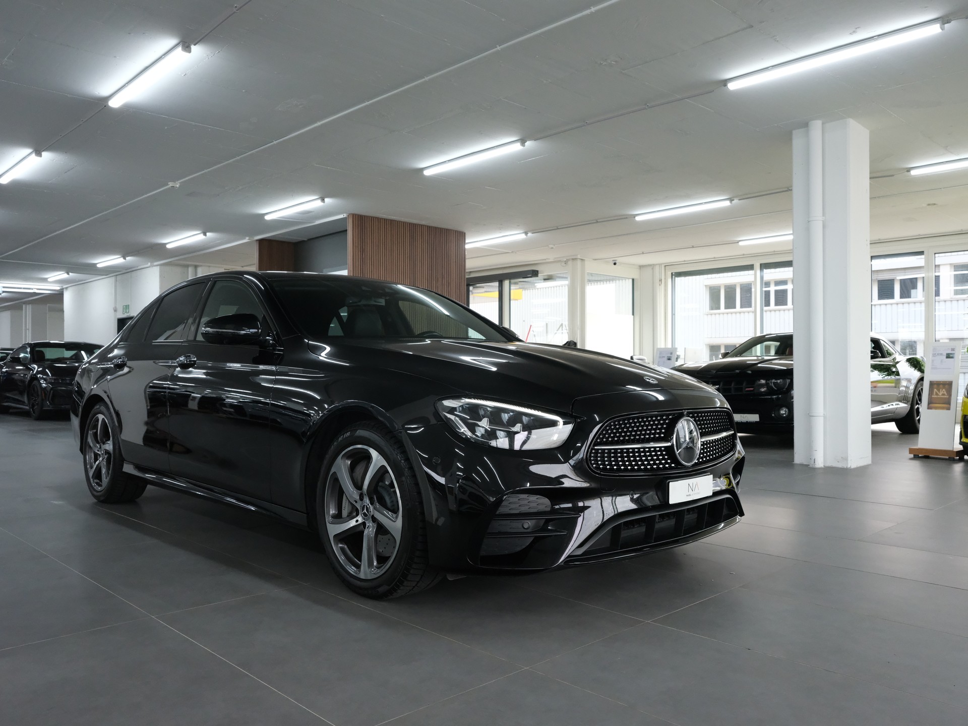 MERCEDES-BENZ E 400 d 4Matic AMG Line 9G-Tronic-showroom-element-1