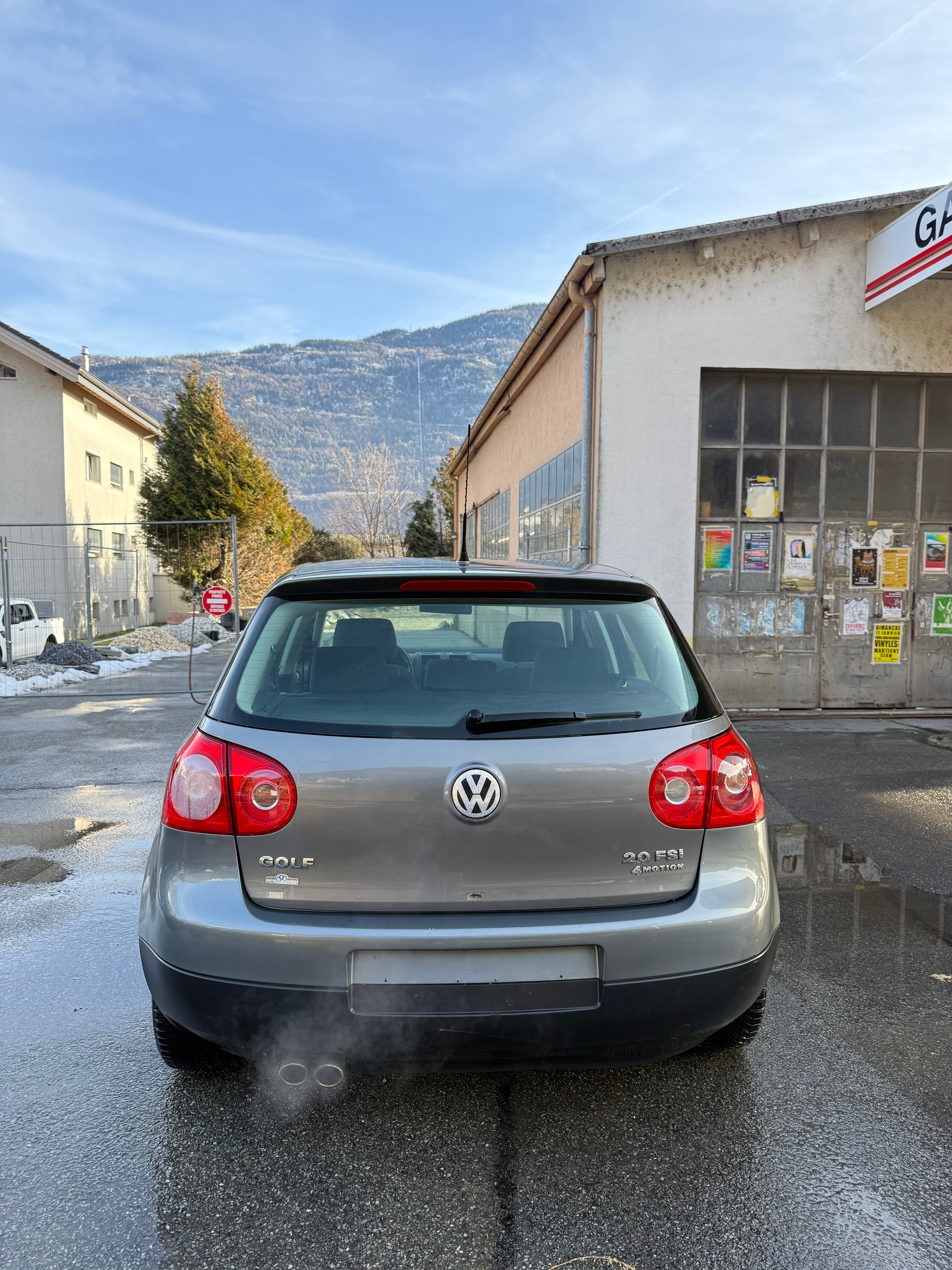 VW Golf 2.0 FSI Comfortline 4Motion-image-7