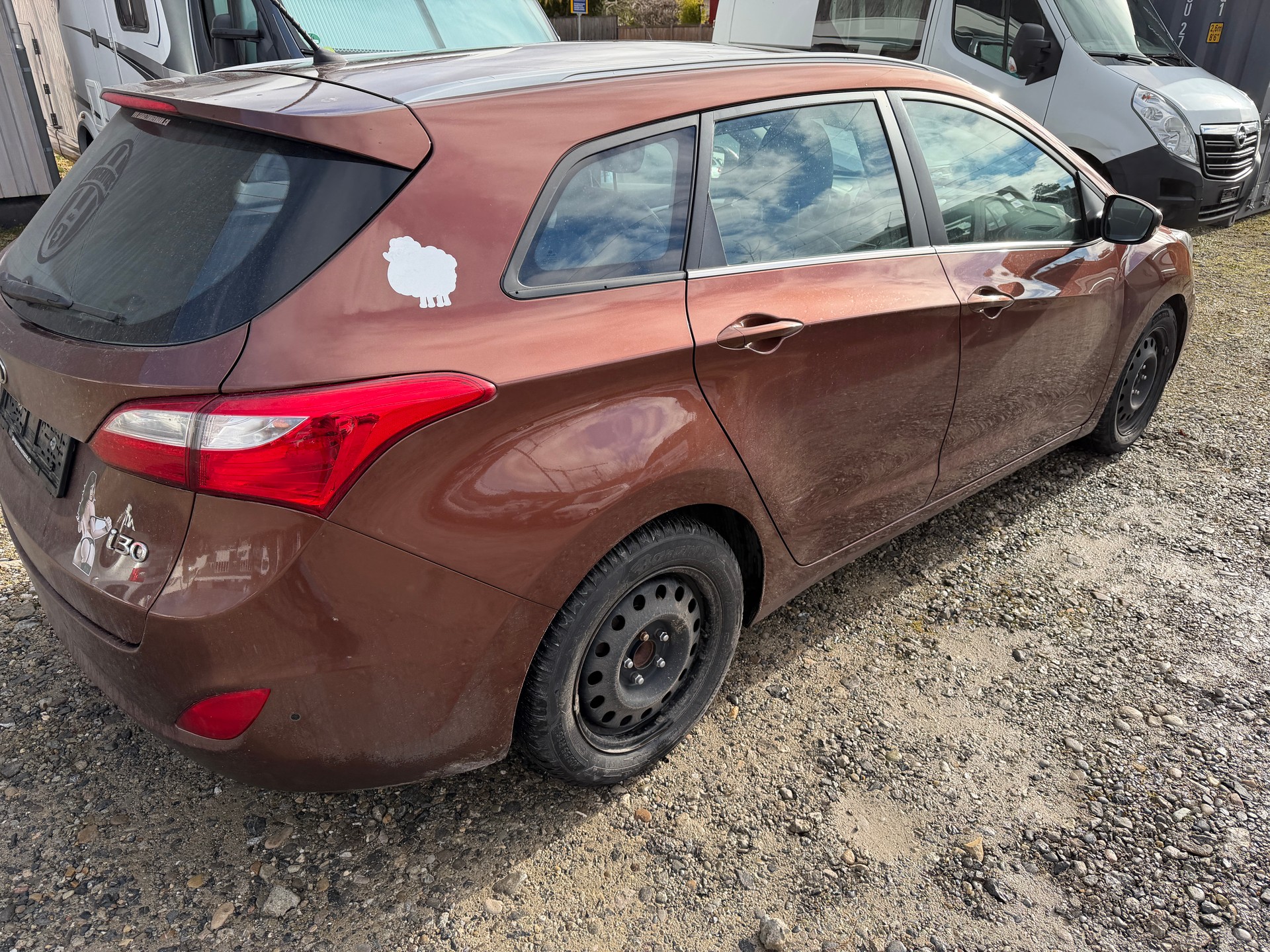 HYUNDAI i30 Wagon 1.6 GDI Premium Automatic-image-3